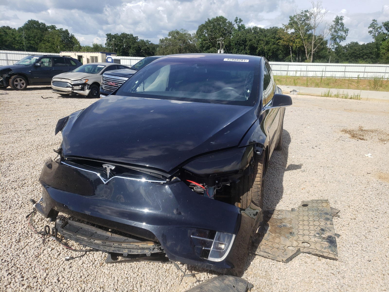 Photo 2 from auction – 2016 TESLA MODEL X with VIN 5YJXCBE47GF003728