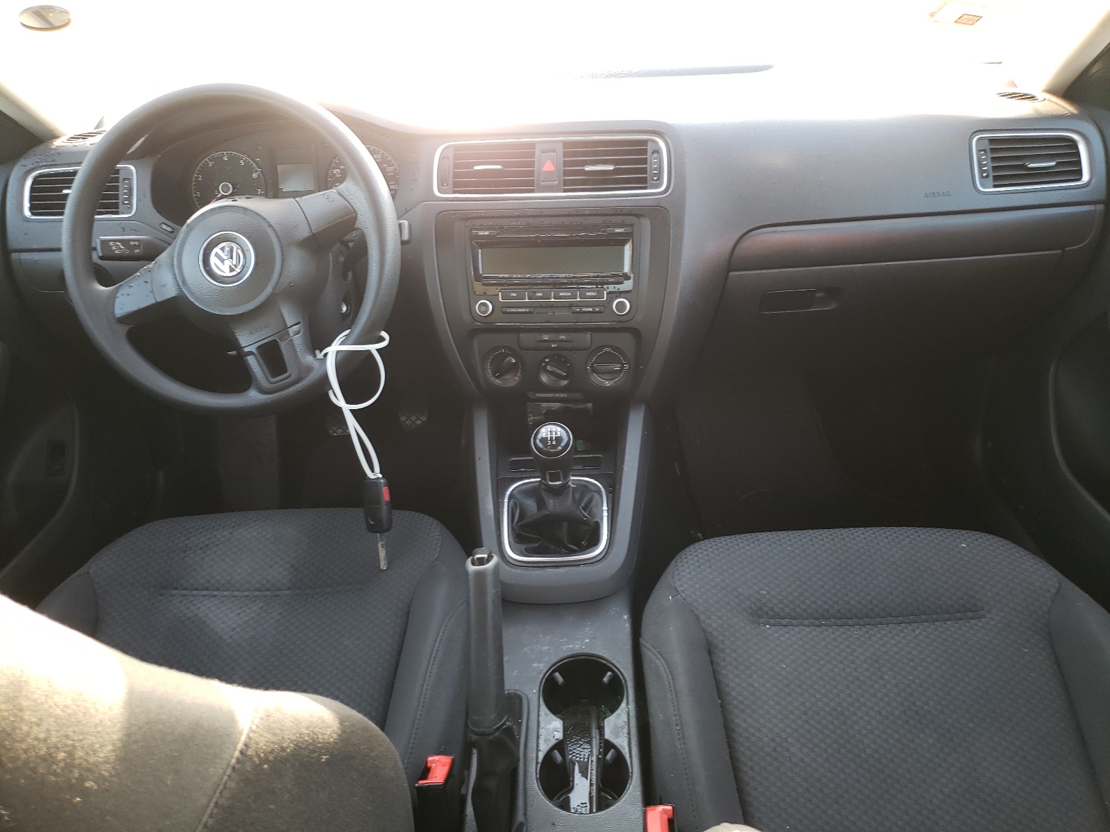 Photo 9 from auction – 2013 VOLKSWAGEN JETTA with VIN 3VW1K7AJ4DM212303