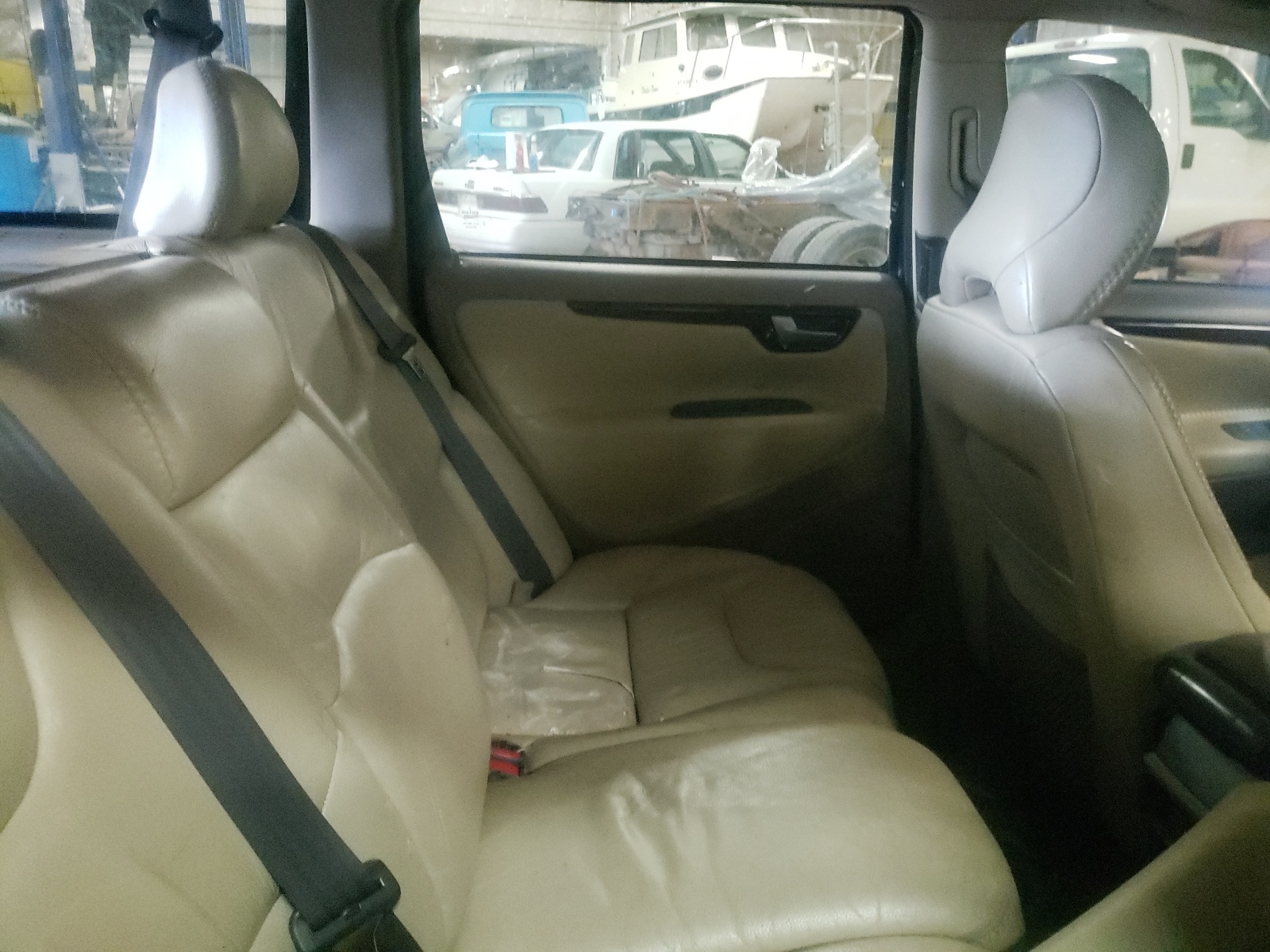 Photo 6 from auction – 2001 VOLVO V70 XC with VIN YV1SZ58D411001564
