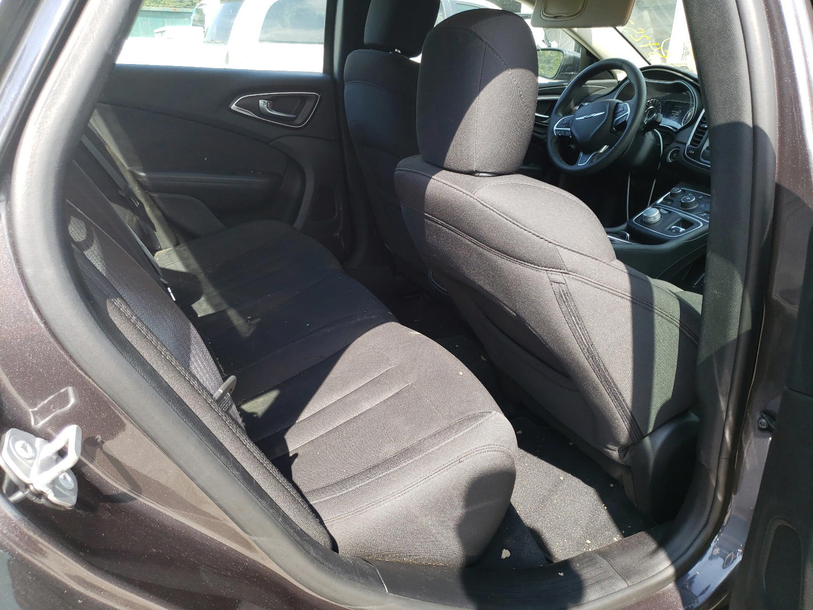 Photo 6 from auction – 2016 CHRYSLER 200 LIMITE with VIN 1C3CCCABXGN139852