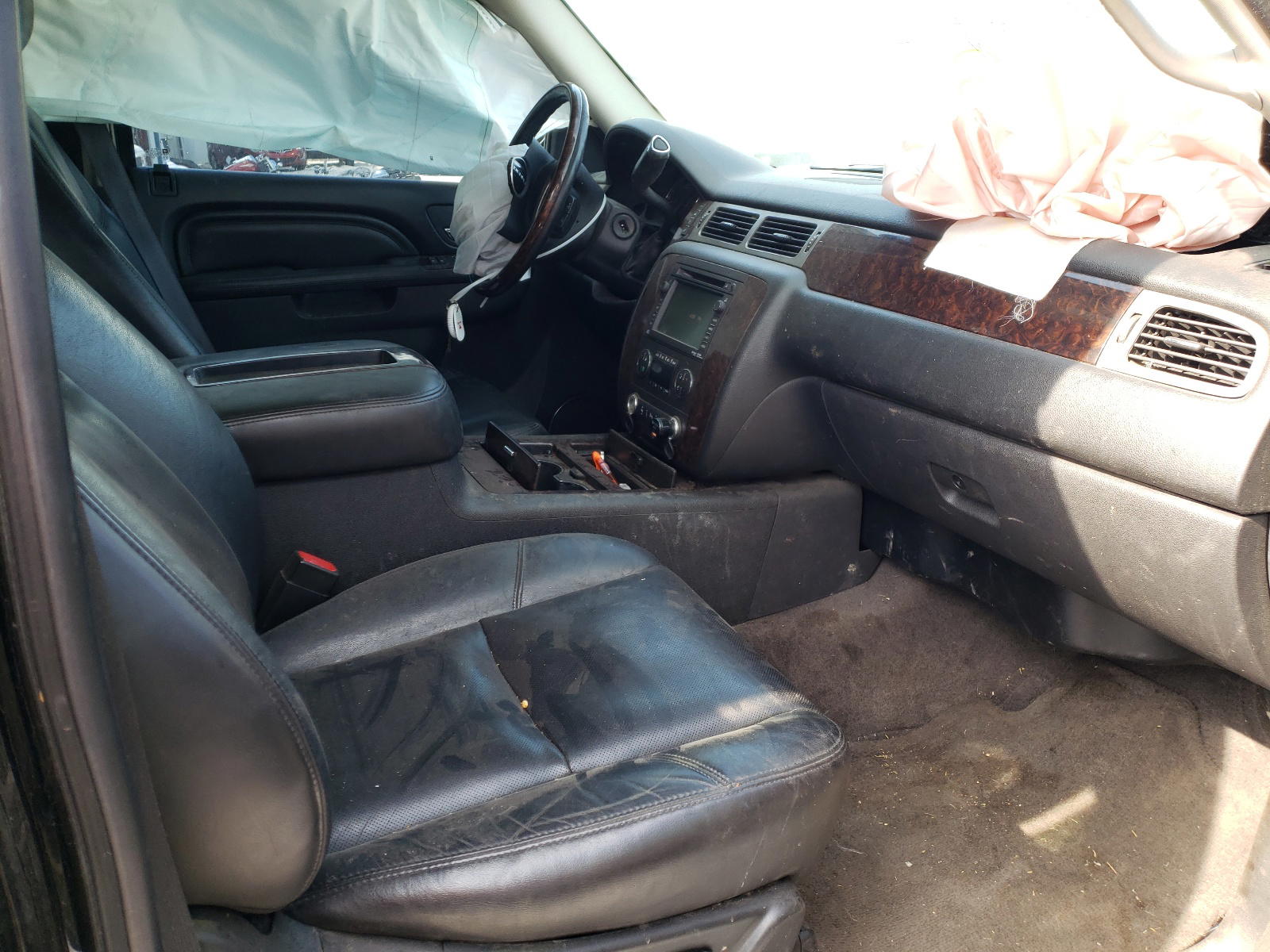 Photo 5 from auction – 2011 GMC YUKON XL D with VIN 1GKS2MEF2BR179331