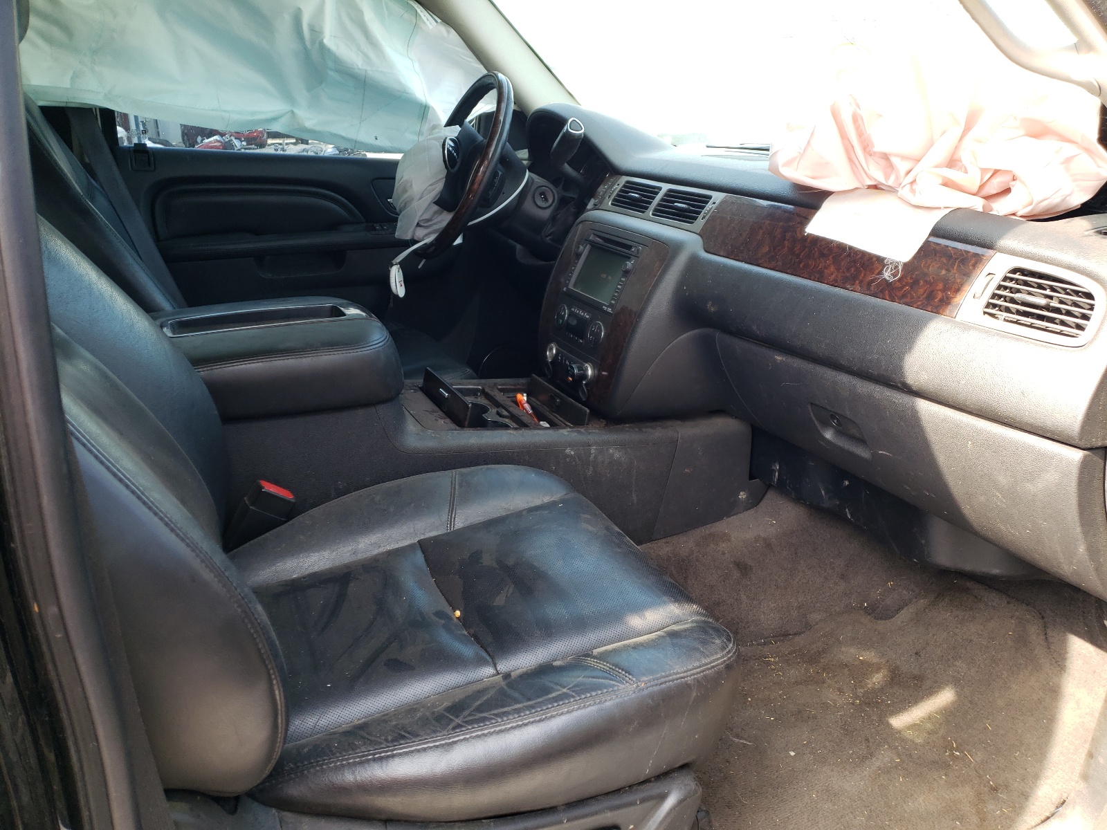 Zdjęcie 5 z aukcji – 2011 GMC YUKON XL D z VIN 1GKS2MEF2BR179331