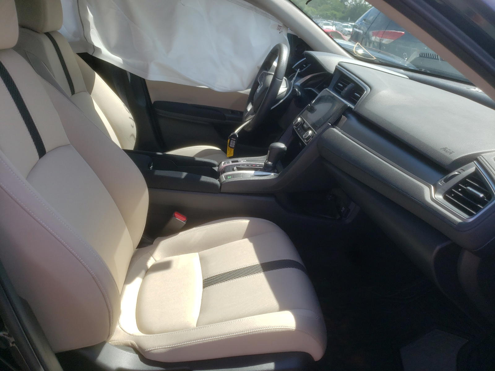 Photo 5 from auction – 2017 HONDA CIVIC EX with VIN 19XFC2F78HE207904
