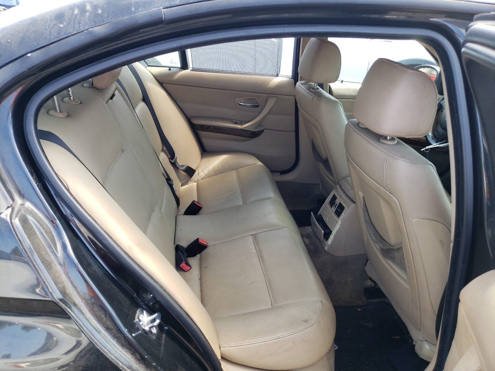 Photo 6 from auction – 2006 BMW 325 I with VIN WBAVB13536KX40696