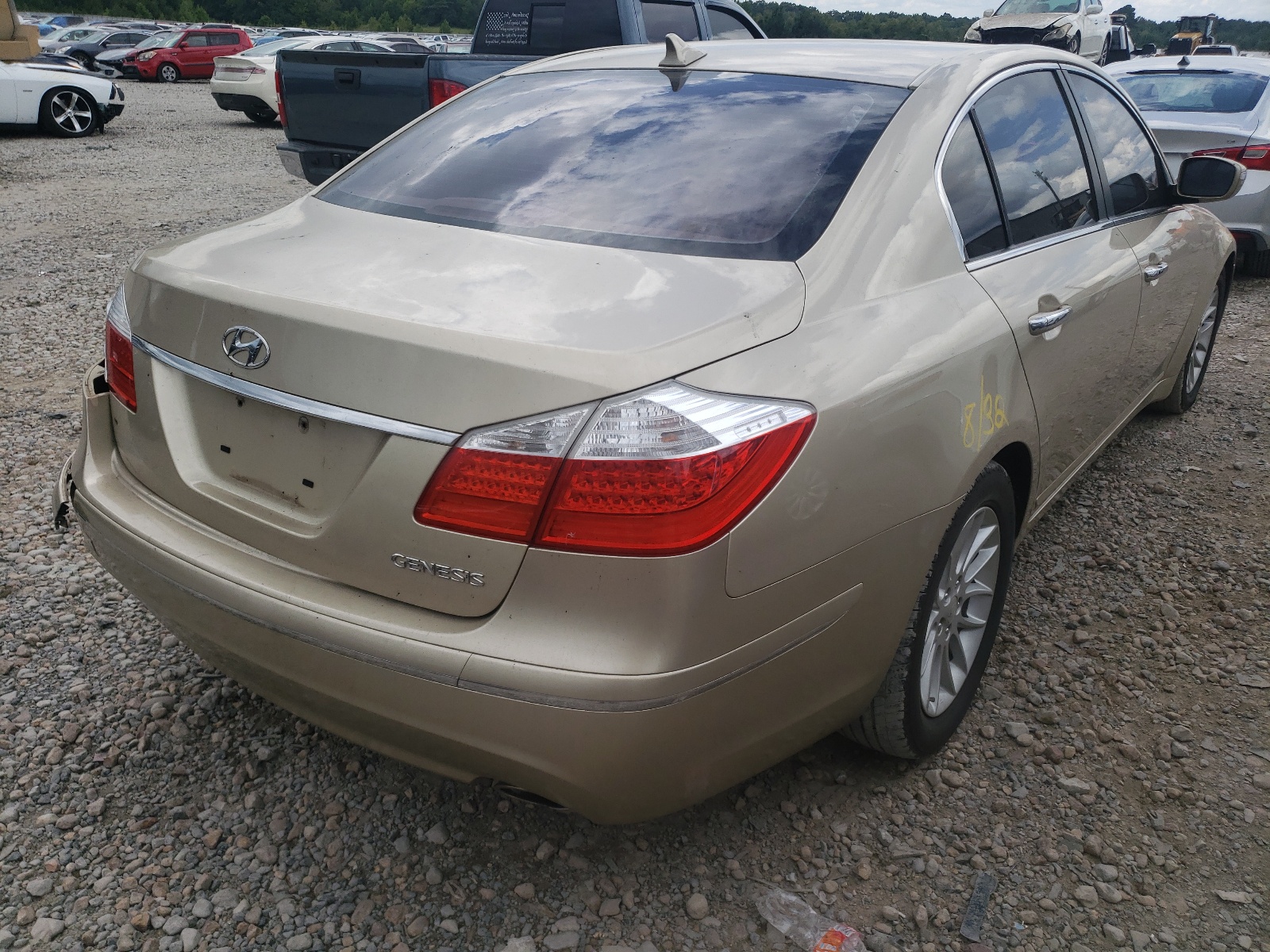 Photo 4 from auction – 2011 HYUNDAI GENESIS 3. with VIN KMHGC4DE7BU135907
