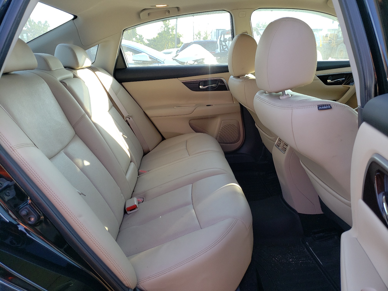 Photo 6 from auction – 2015 NISSAN ALTIMA 2.5 with VIN 1N4AL3AP1FN360842