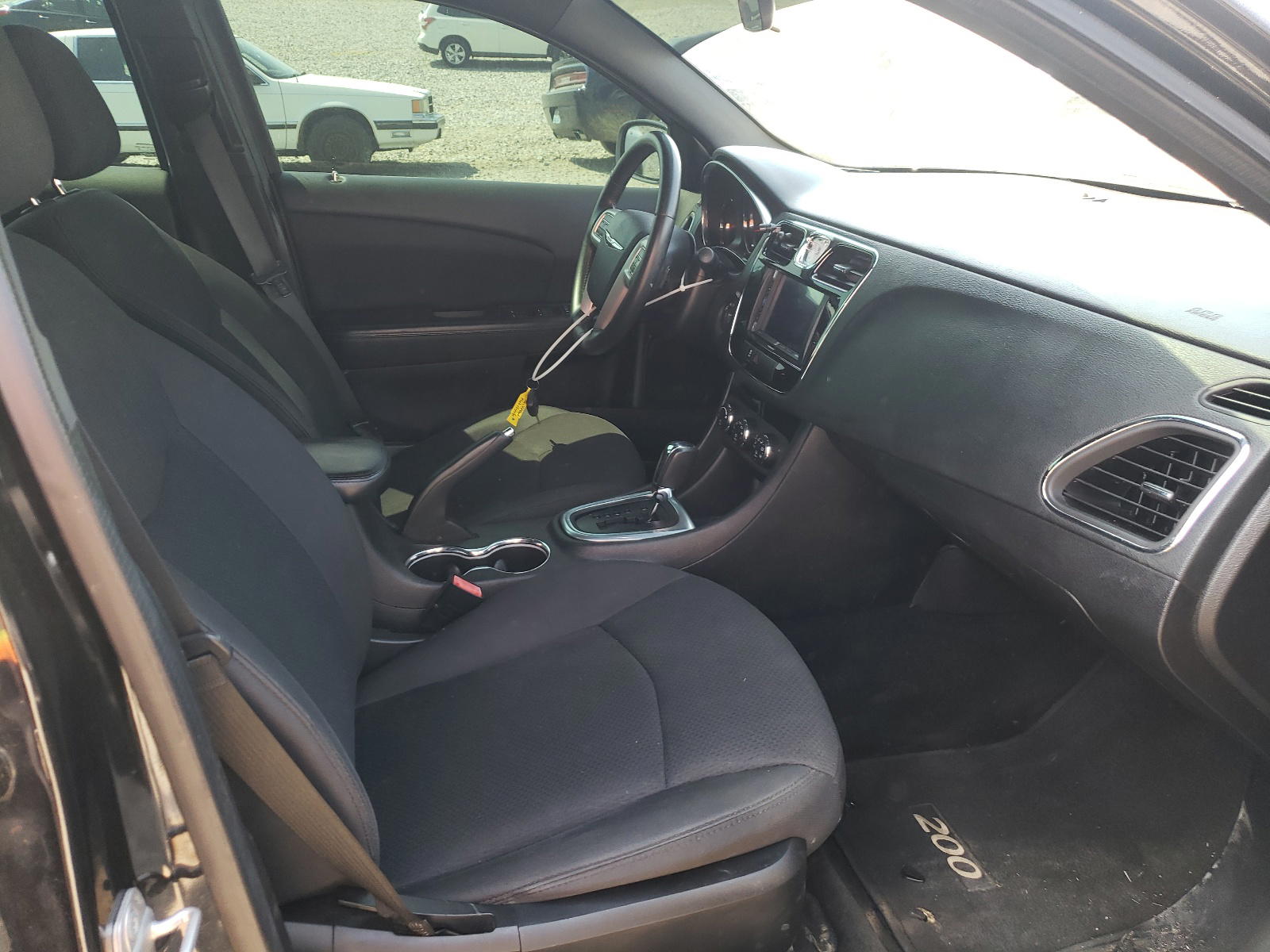 Photo 5 from auction – 2013 CHRYSLER 200 TOURIN with VIN 1C3CCBBG3DN718293