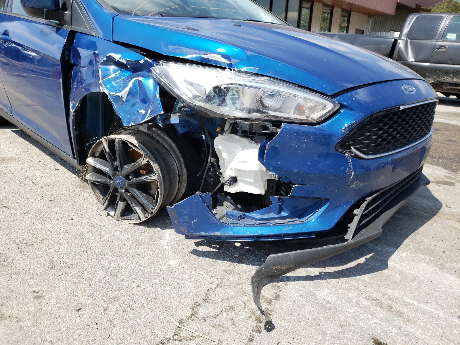 Photo 9 from auction – 2018 FORD FOCUS SE with VIN 1FADP3K29JL206047