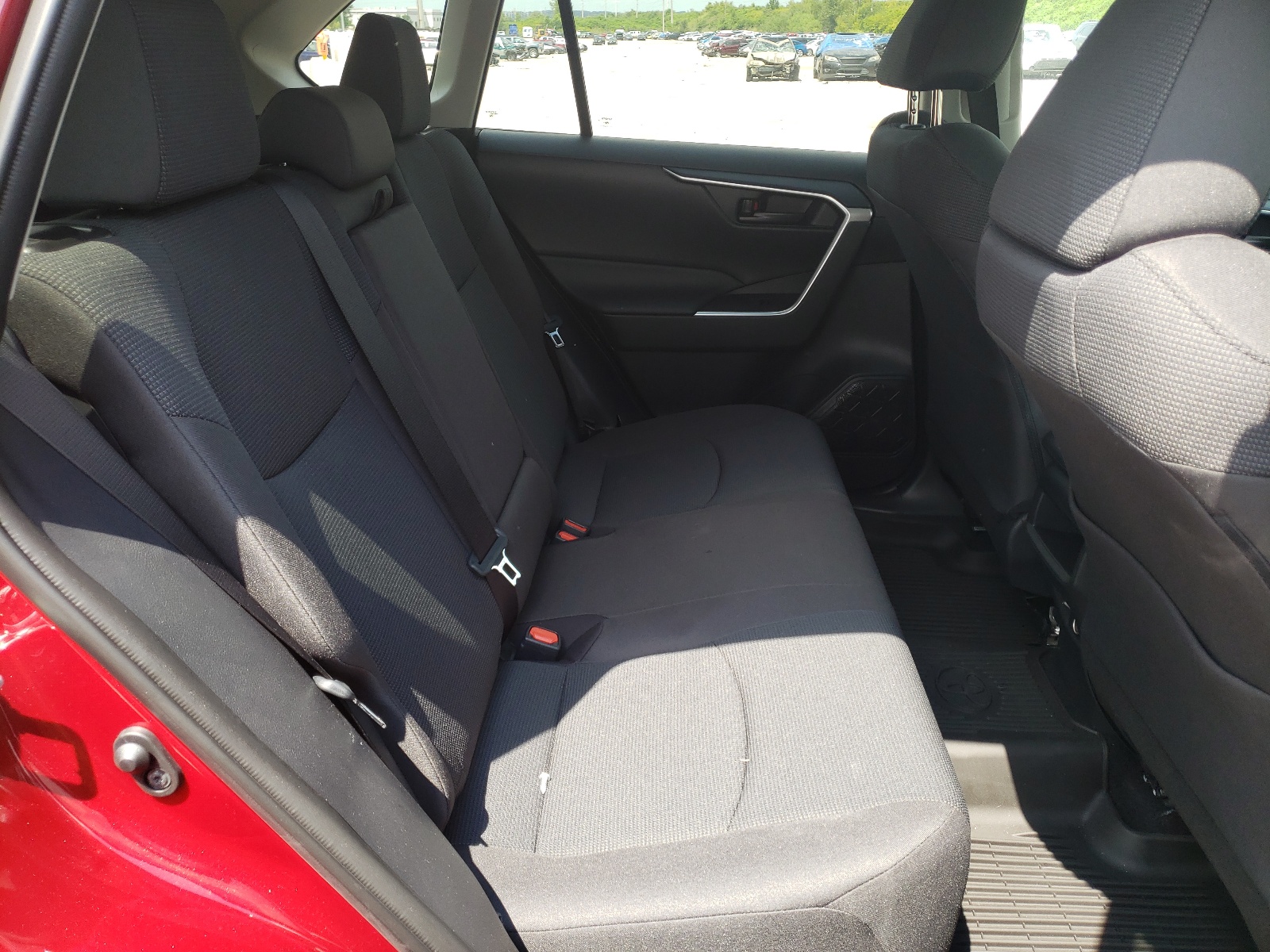 Photo 6 from auction – 2021 TOYOTA RAV4 LE with VIN 2T3G1RFV6MC142214