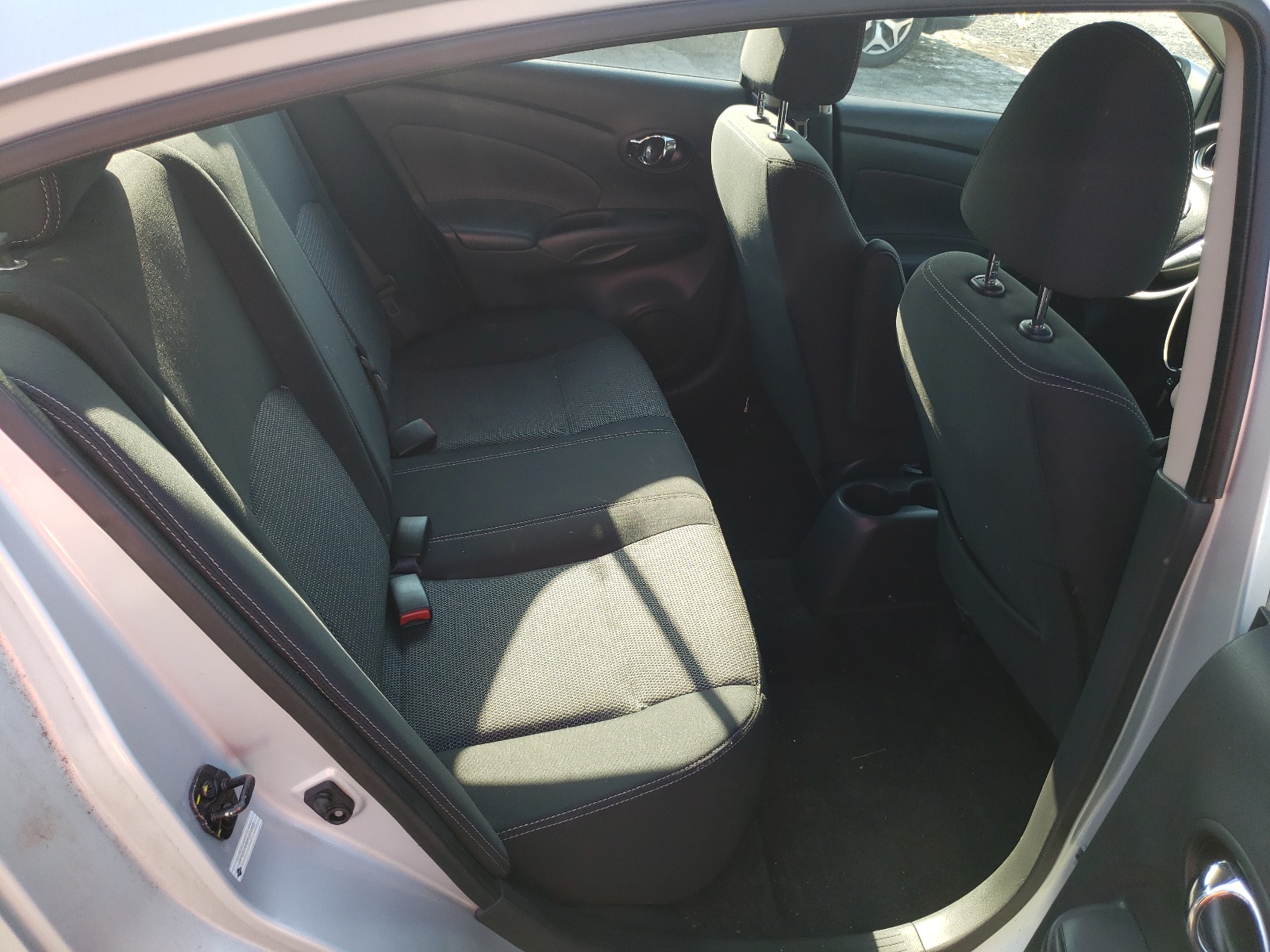 Photo 6 from auction – 2017 NISSAN VERSA S with VIN 3N1CN7AP0HL810586