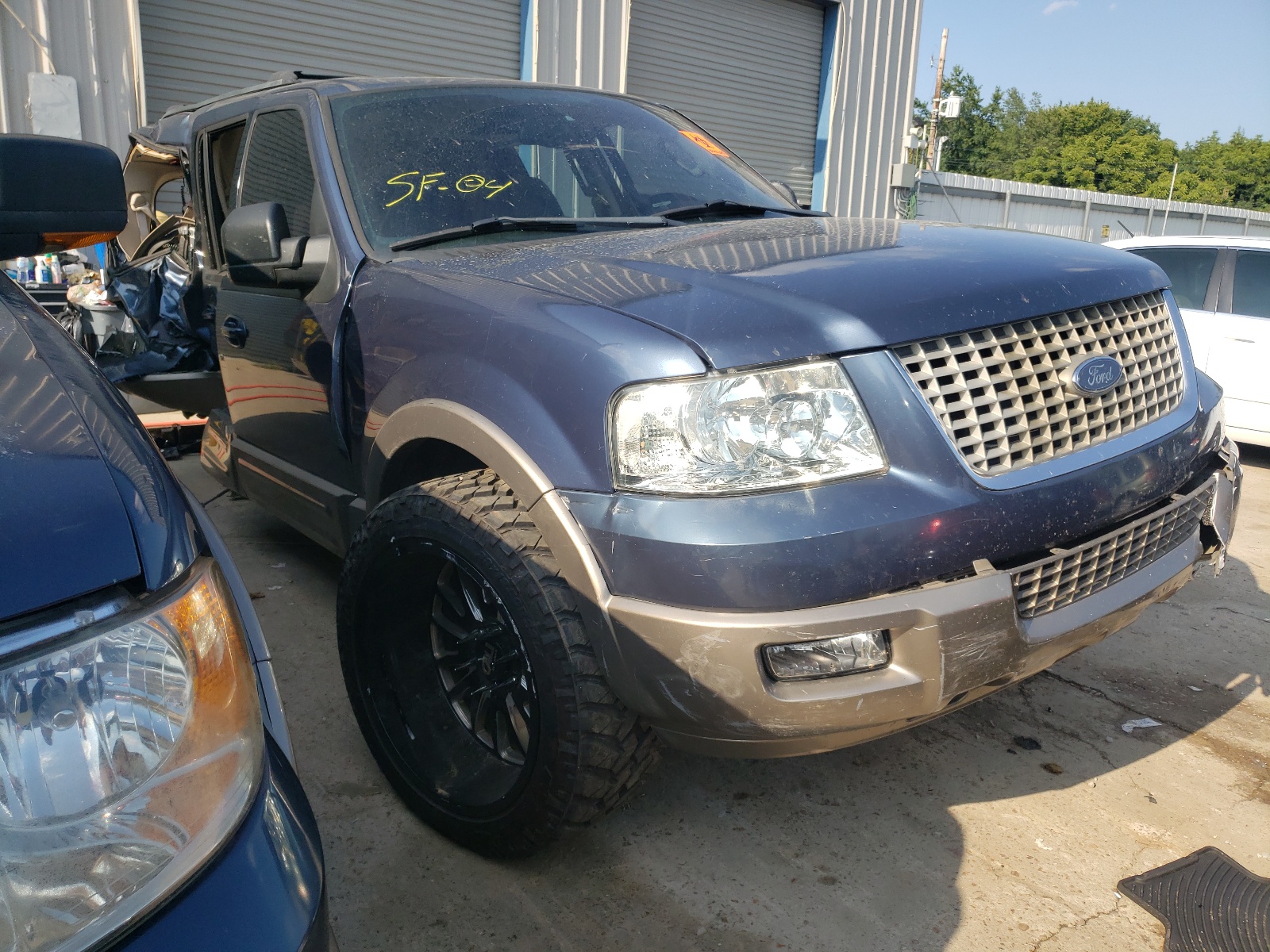 Фото 1 с аукциона – 2004 FORD EXPEDITION с VIN 1FMFU17L44LA41333