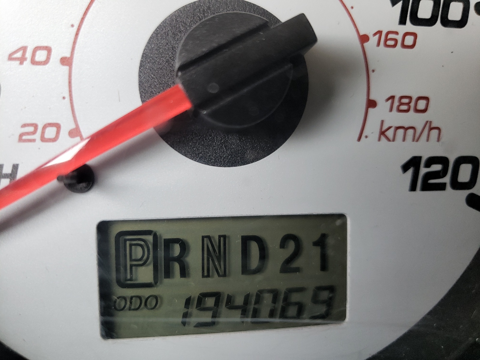 Photo 8 from auction – 2002 FORD ESCAPE XLT with VIN 1FMYU04152KE02710