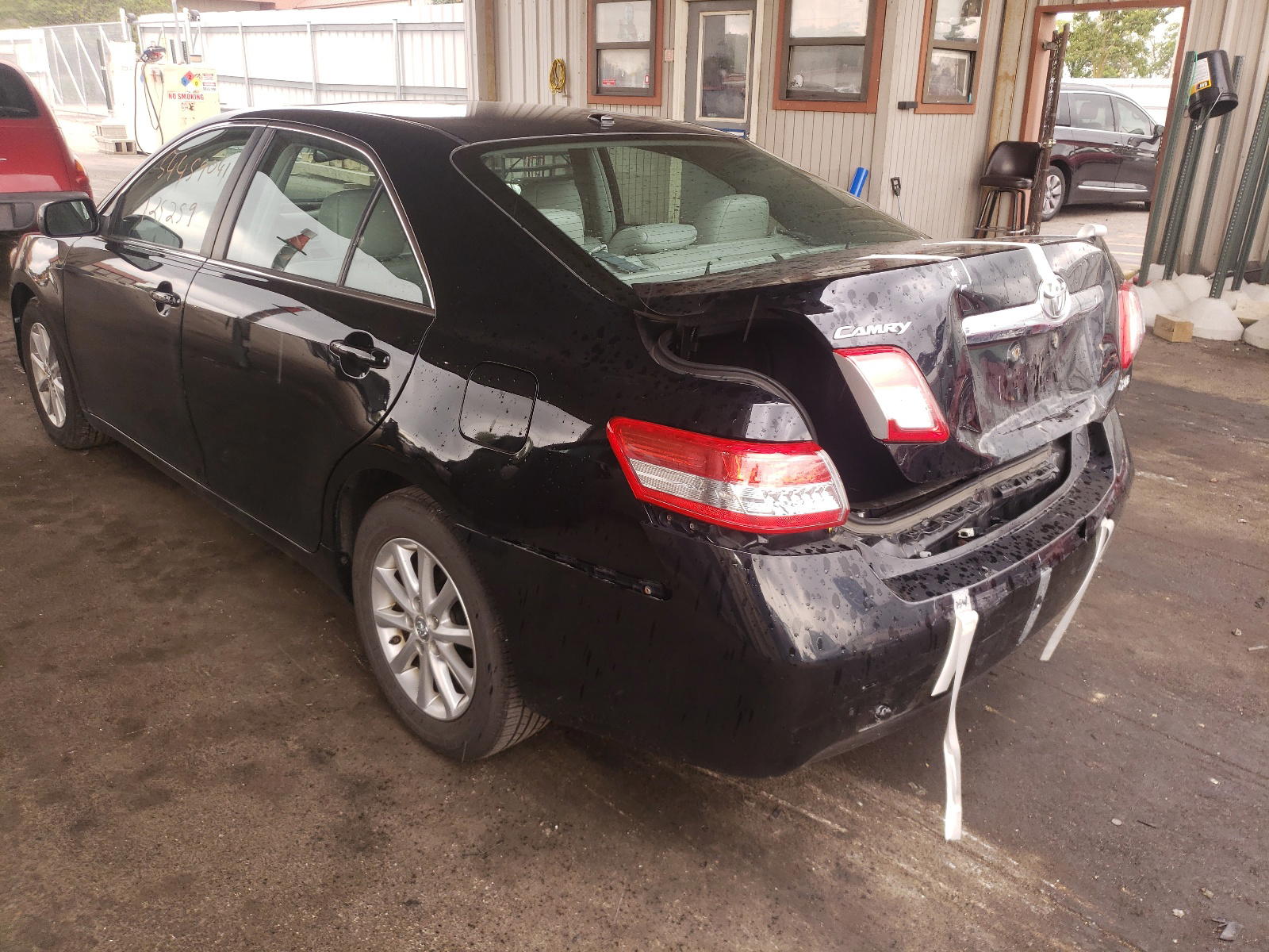 Photo 3 from auction – 2011 TOYOTA CAMRY BASE with VIN 4T1BF3EK6BU760914