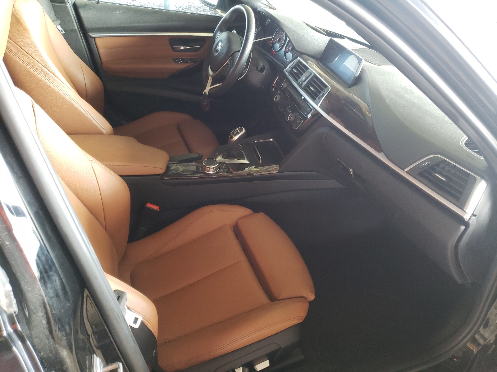 Photo 5 from auction – 2016 BMW 328 I SULE with VIN WBA8E9G53GNT45558