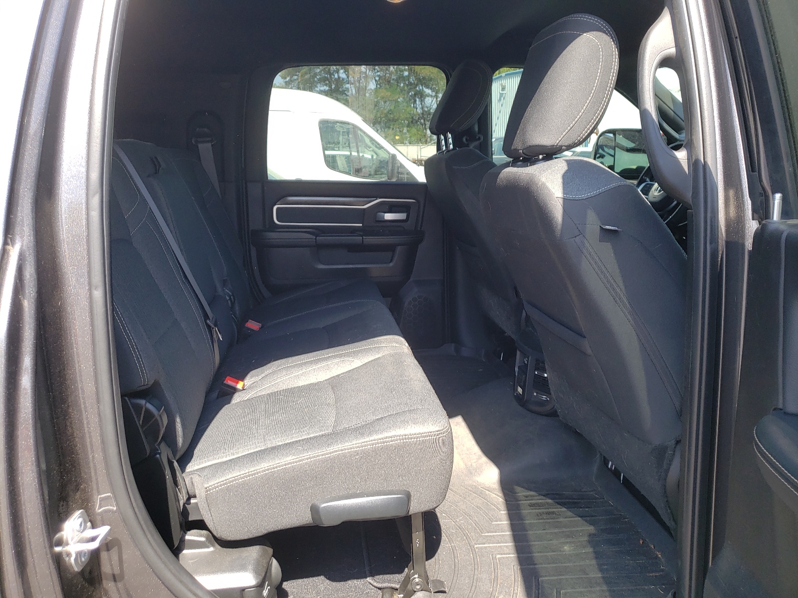 Photo 6 from auction – 2019 RAM 2500 BIG H with VIN 3C6UR5ML3KG535449