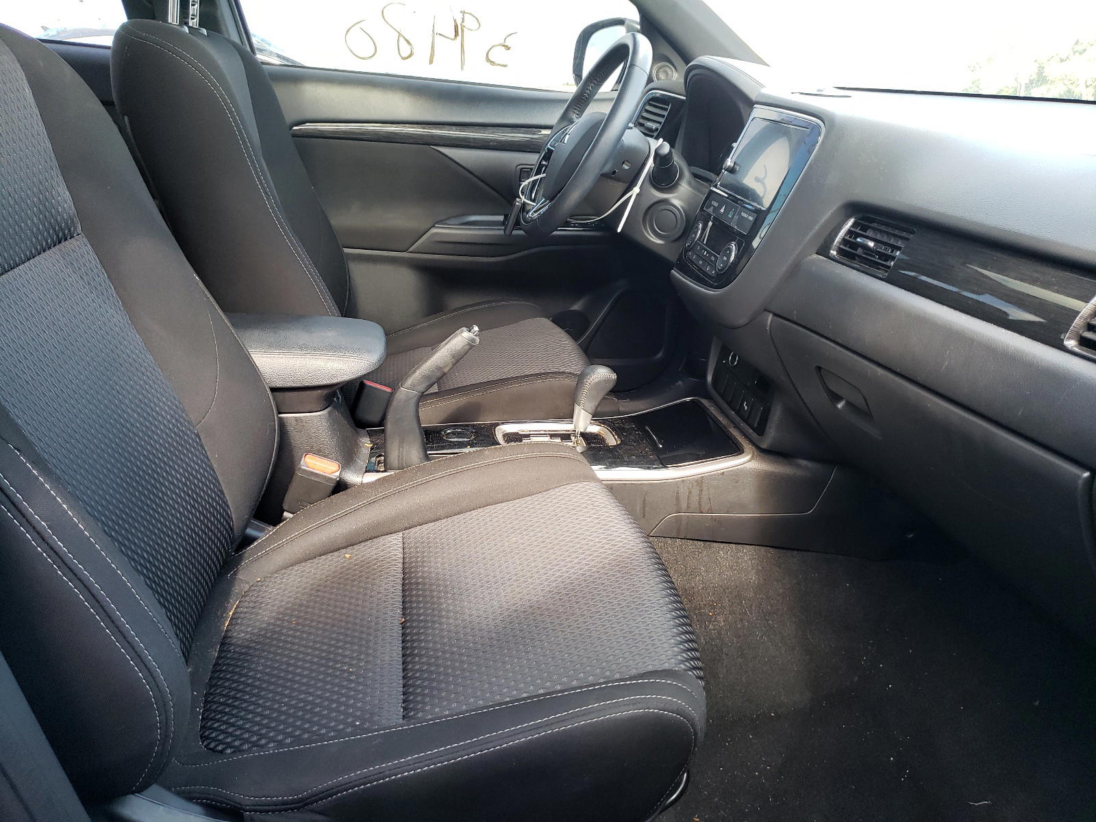 Photo 5 from auction – 2018 MITSUBISHI OUTLANDER with VIN JA4AD3A33JZ019989