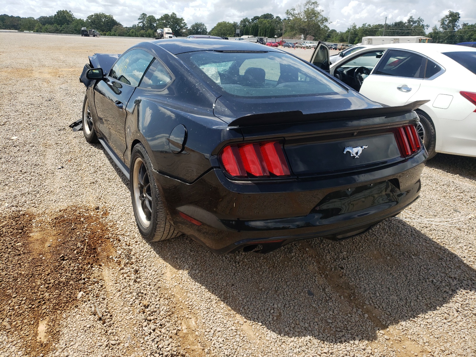 Photo 3 from auction – 2017 FORD MUSTANG with VIN 1FA6P8TH3H5275842