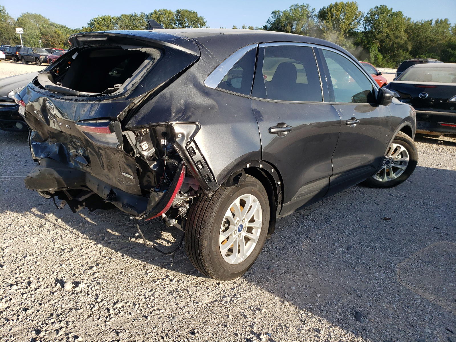 Photo 4 from auction – 2020 FORD ESCAPE SE with VIN 1FMCU0G60LUA13917