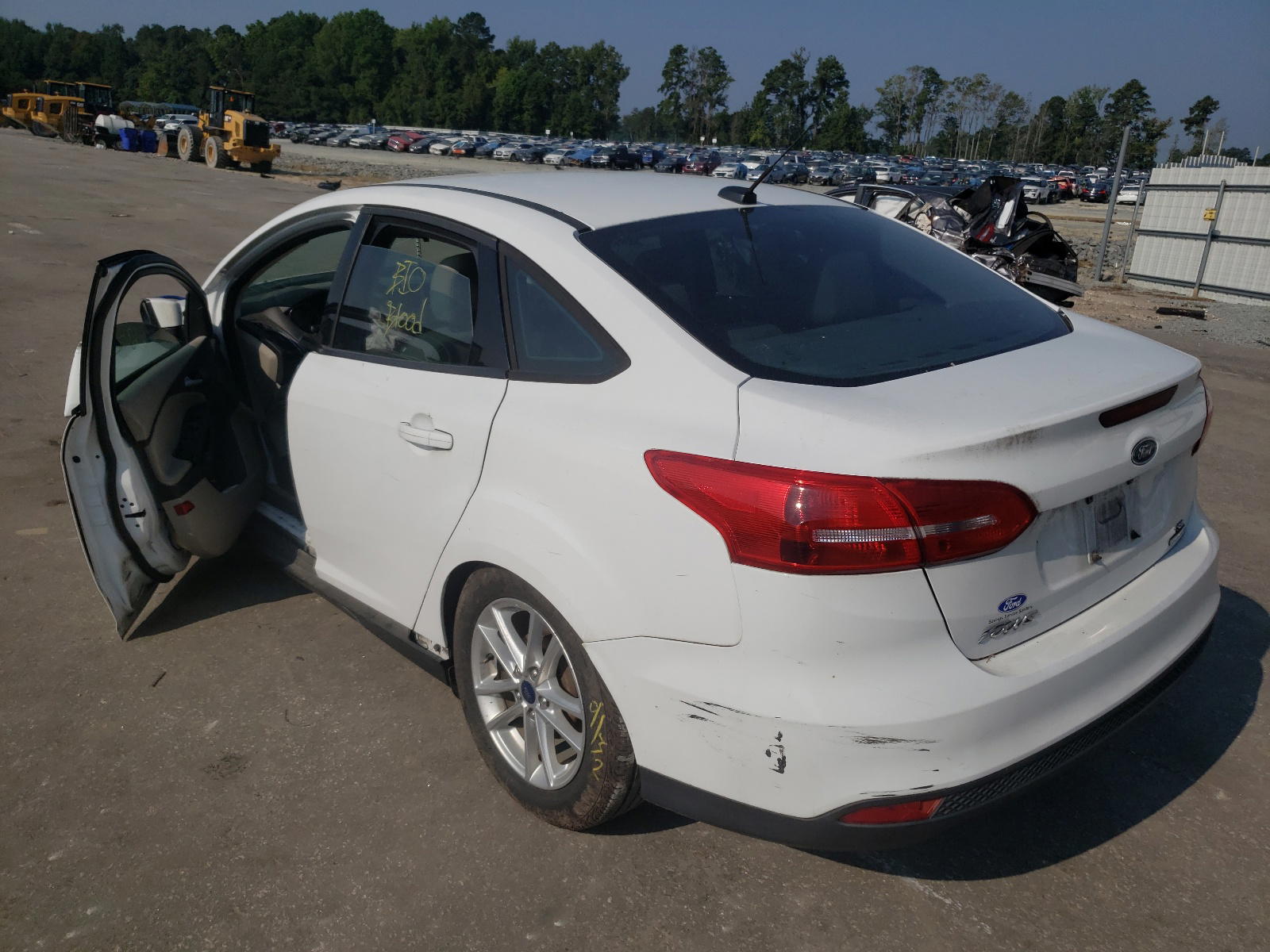 Photo 3 from auction – 2016 FORD FOCUS SE with VIN 1FADP3F25GL300610