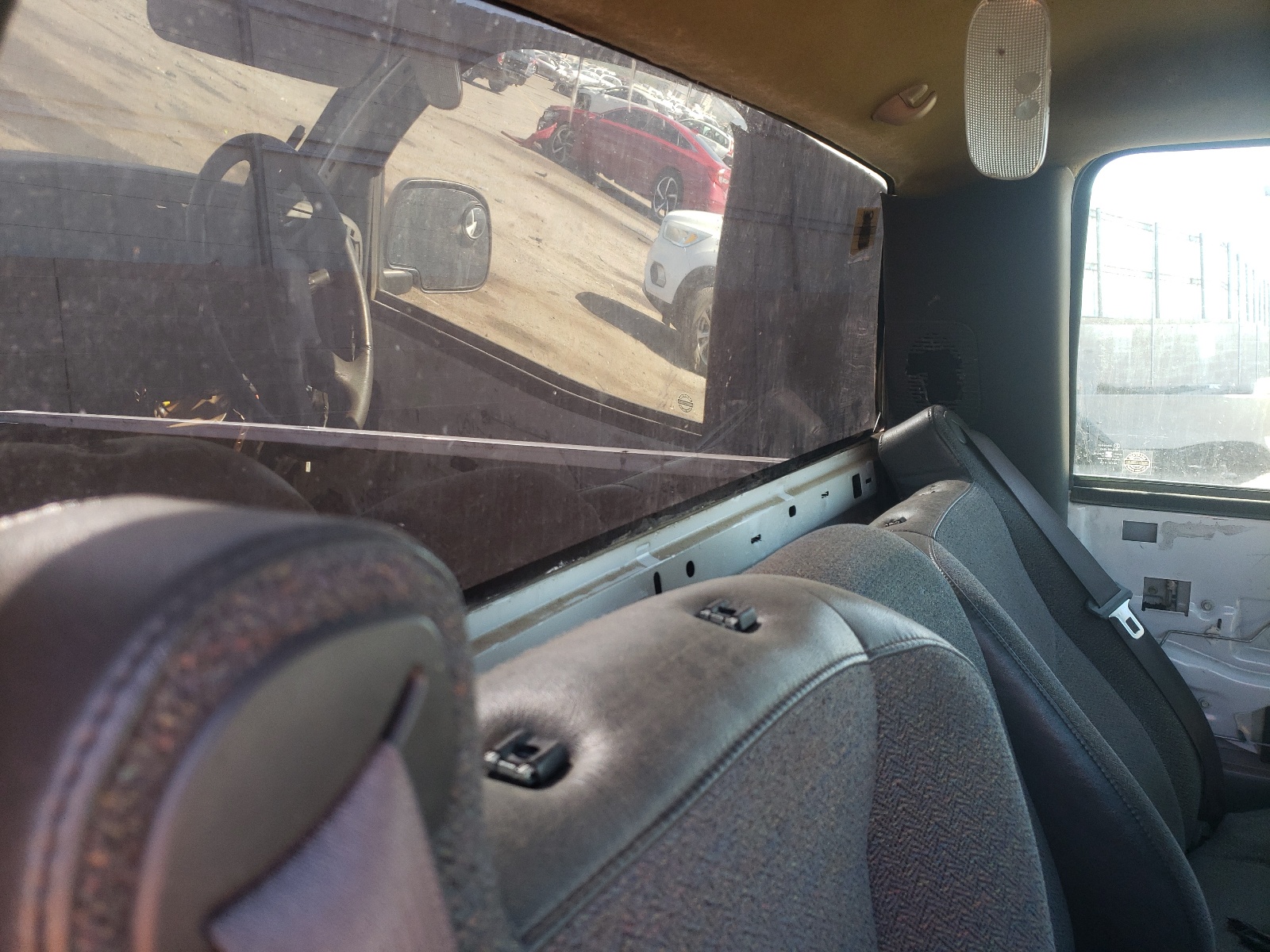 Photo 6 from auction – 2005 CHEVROLET SILVERADO with VIN 1GCEC14X35Z343897
