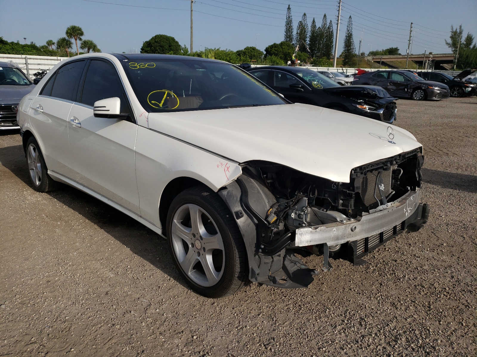 Photo 1 from auction – 2014 MERCEDES-BENZ E 250 BLUE with VIN WDDHF0EB2EA936592