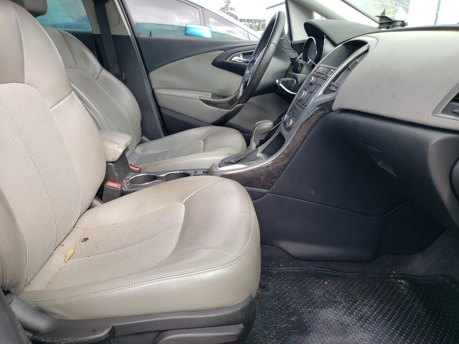 Photo 5 from auction – 2013 BUICK VERANO with VIN 1G4PP5SK9D4207471