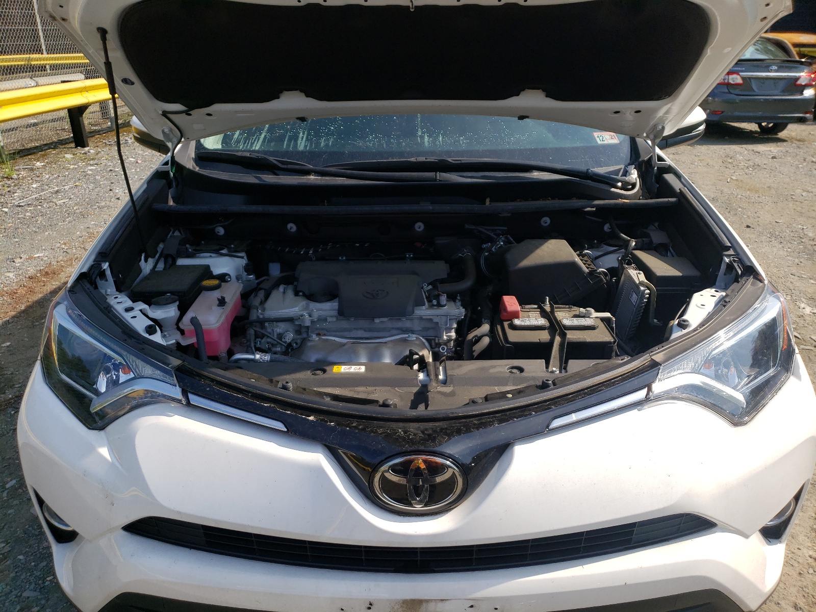 Photo 7 from auction – 2018 TOYOTA RAV4 ADVEN with VIN 2T3RFREV5JW853392