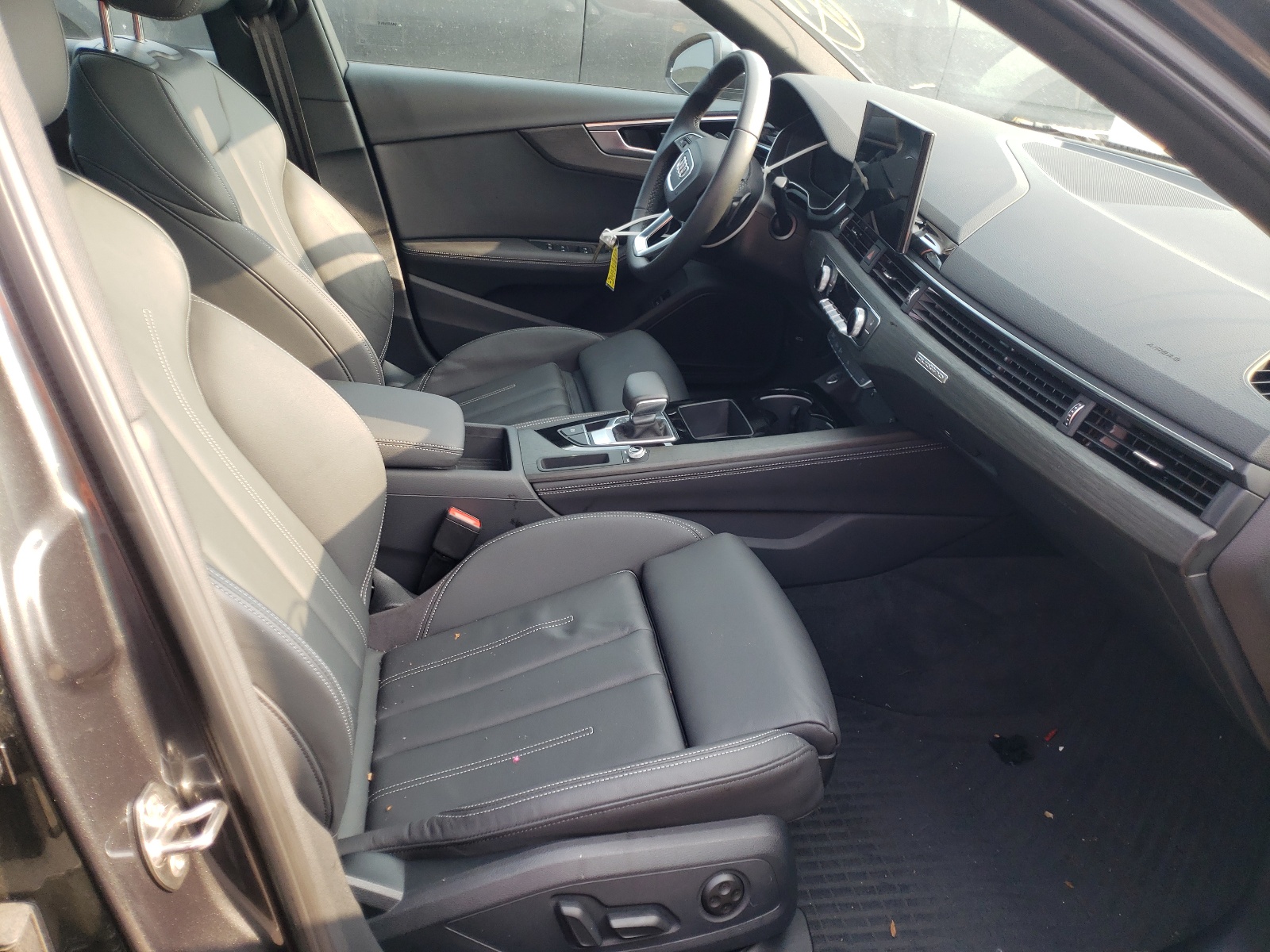 Zdjęcie 5 z aukcji – 2021 AUDI A4 PREMIUM z VIN WAUEAAF44MA030909
