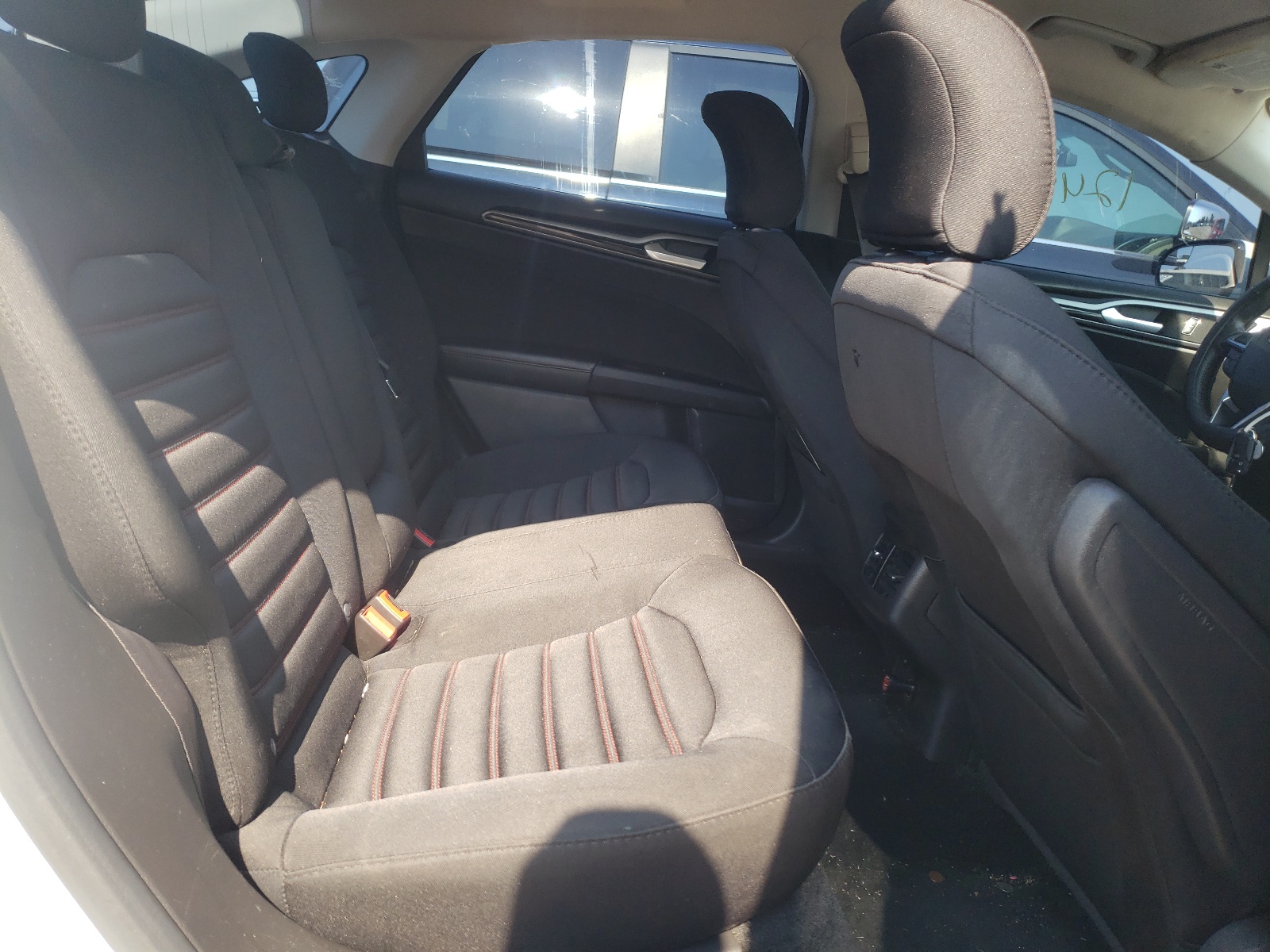 Photo 6 from auction – 2016 FORD FUSION SE with VIN 3FA6P0H77GR243652