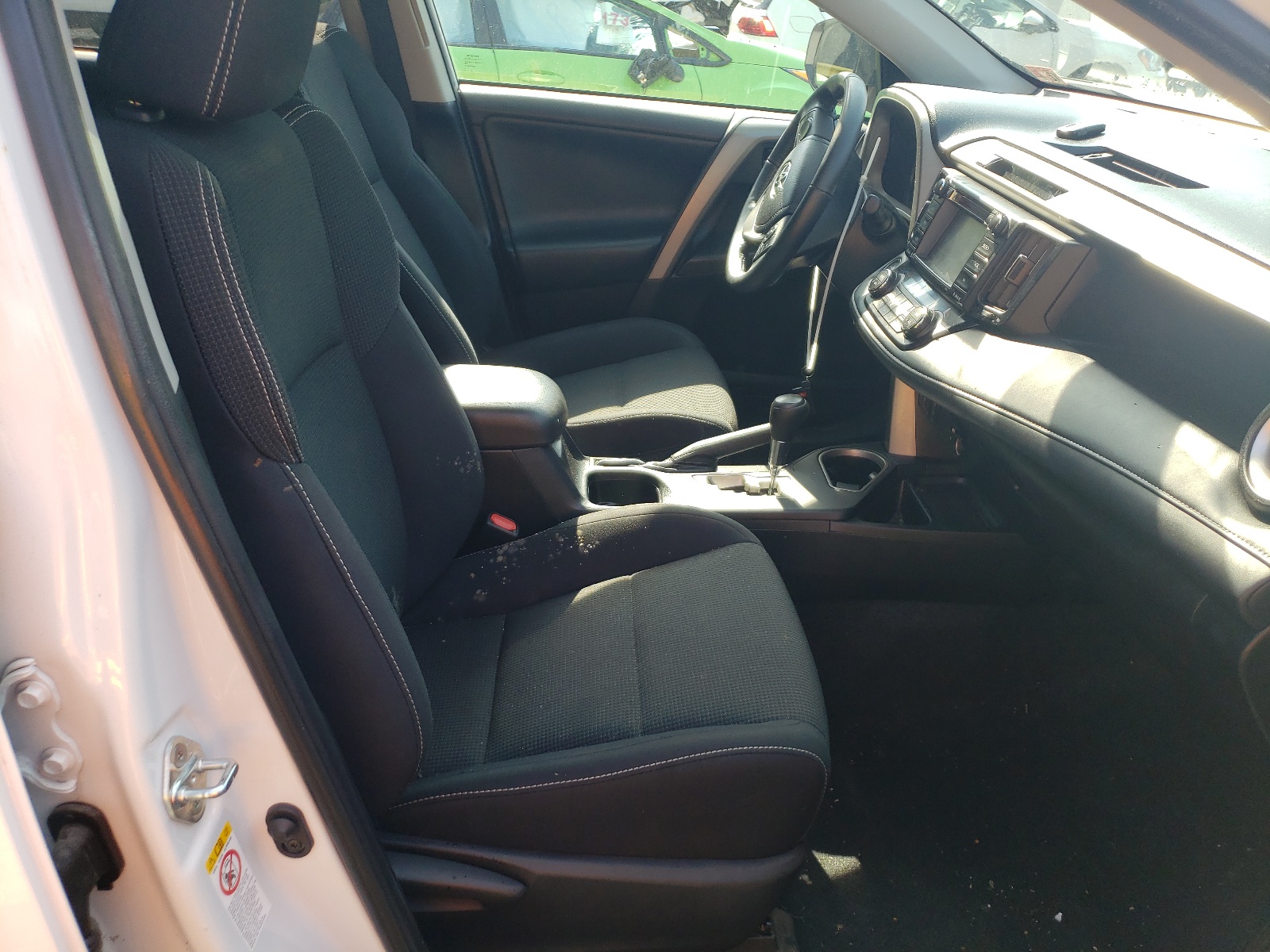 Photo 5 from auction – 2018 TOYOTA RAV4 ADVEN with VIN 2T3RFREV5JW853392