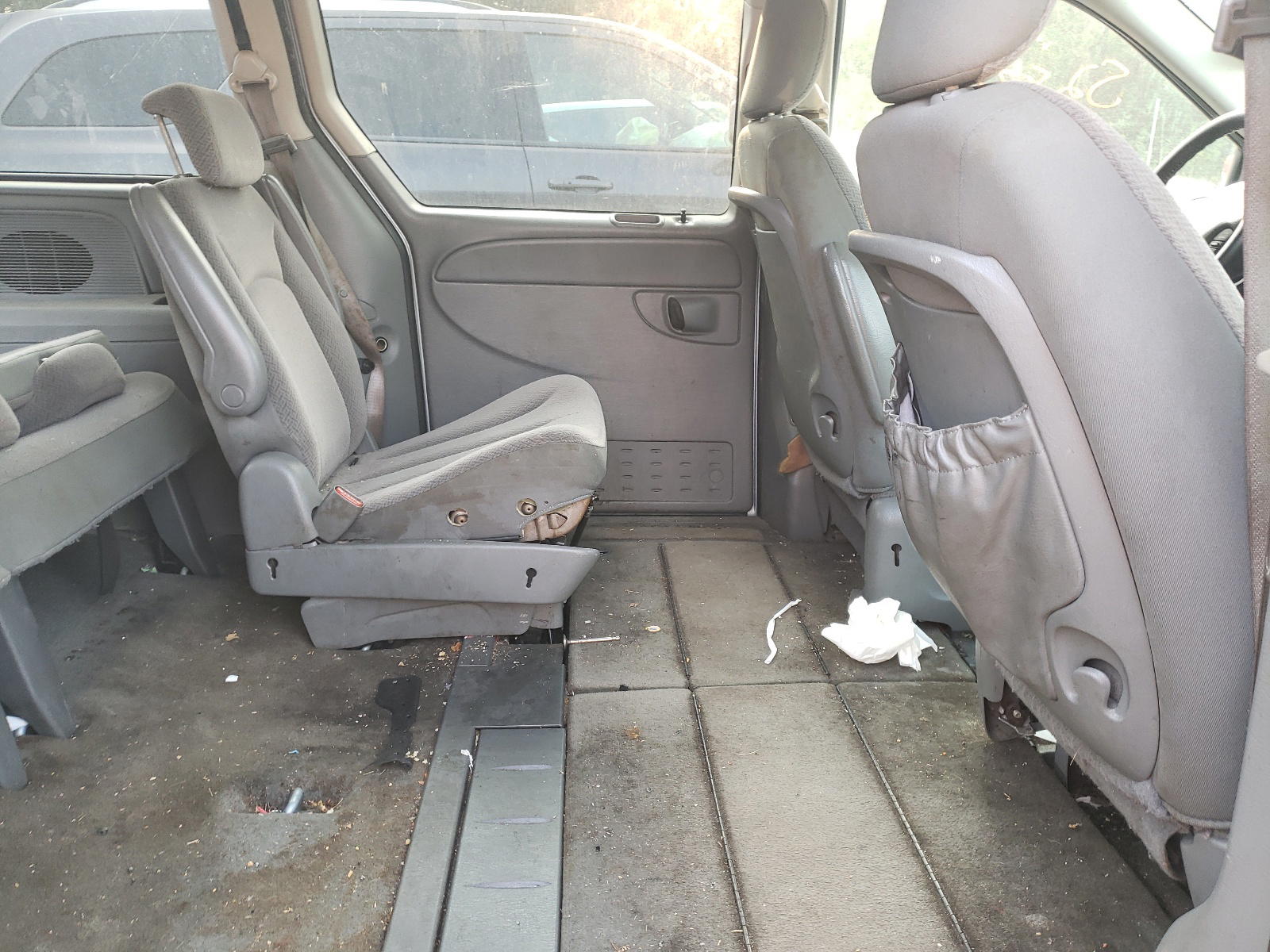 Photo 6 from auction – 2006 DODGE GRAND CARA with VIN 2D4GP44L06R883573