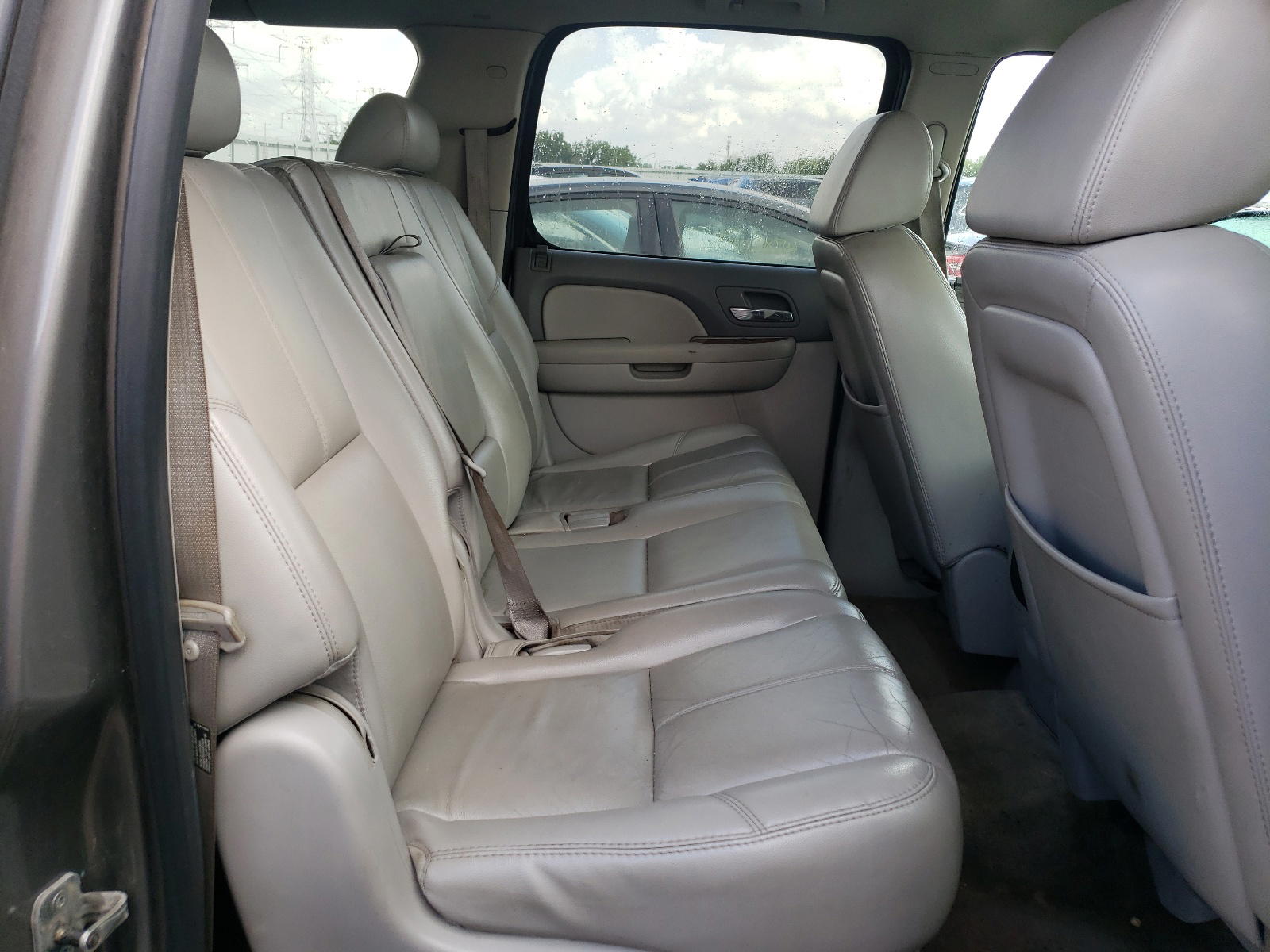 Photo 6 from auction – 2007 GMC YUKON with VIN 1GKFK16387J202072