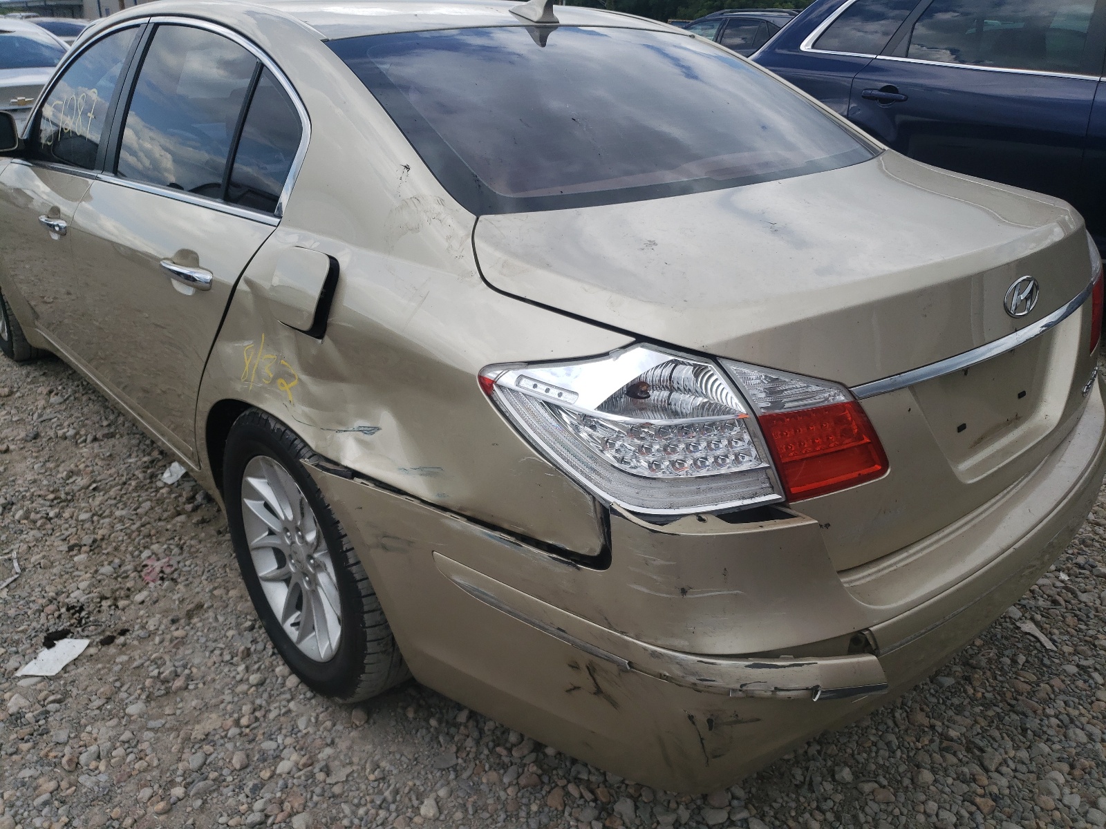 Photo 9 from auction – 2011 HYUNDAI GENESIS 3. with VIN KMHGC4DE7BU135907
