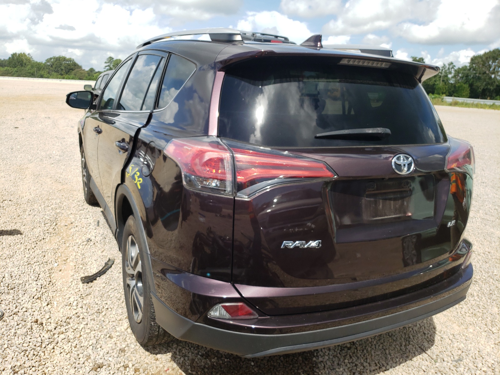 Photo 3 from auction – 2016 TOYOTA RAV4 LE with VIN 2T3ZFREV2GW248786