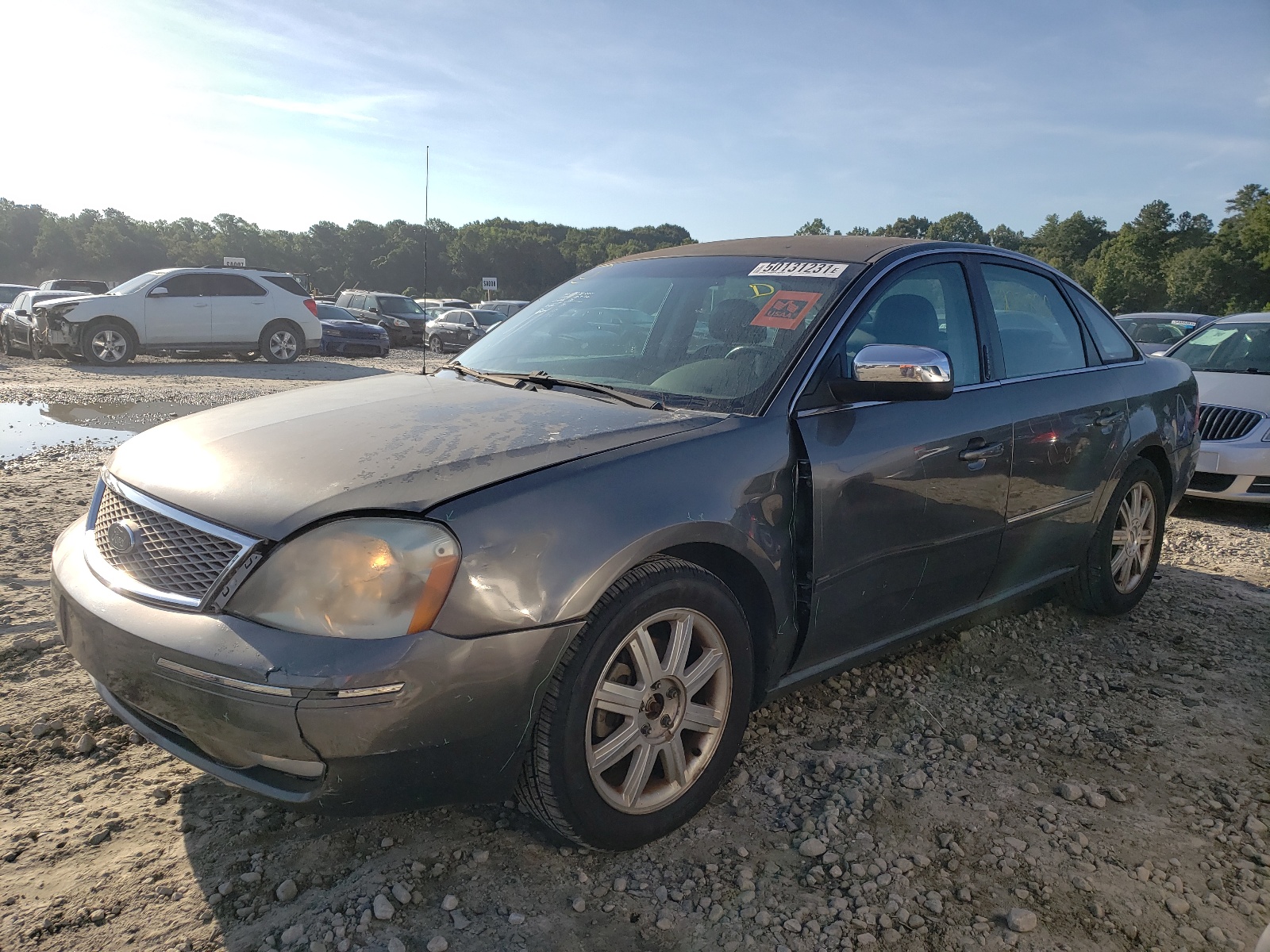 Photo 2 from auction – 2005 FORD FIVE HUNDR with VIN 1FAFP25185G131300