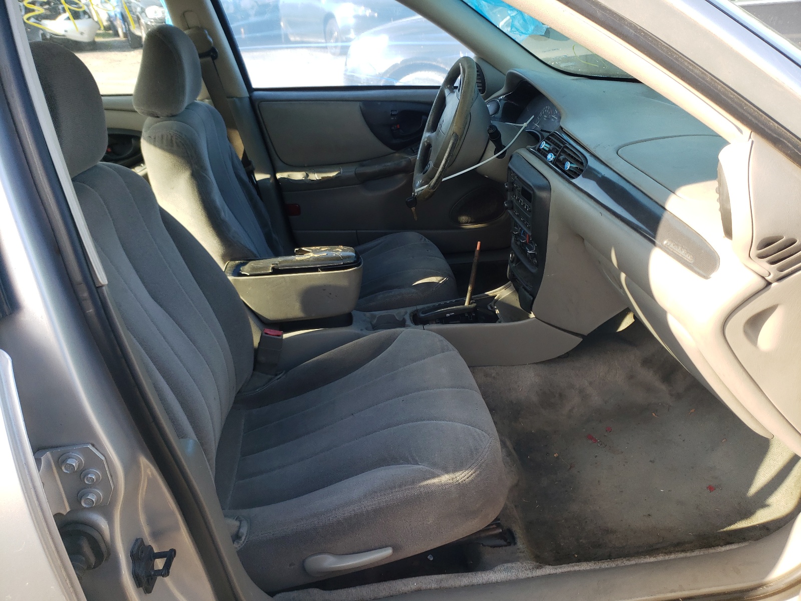 Photo 5 from auction – 2003 CHEVROLET MALIBU with VIN 1G1ND52J73M736517