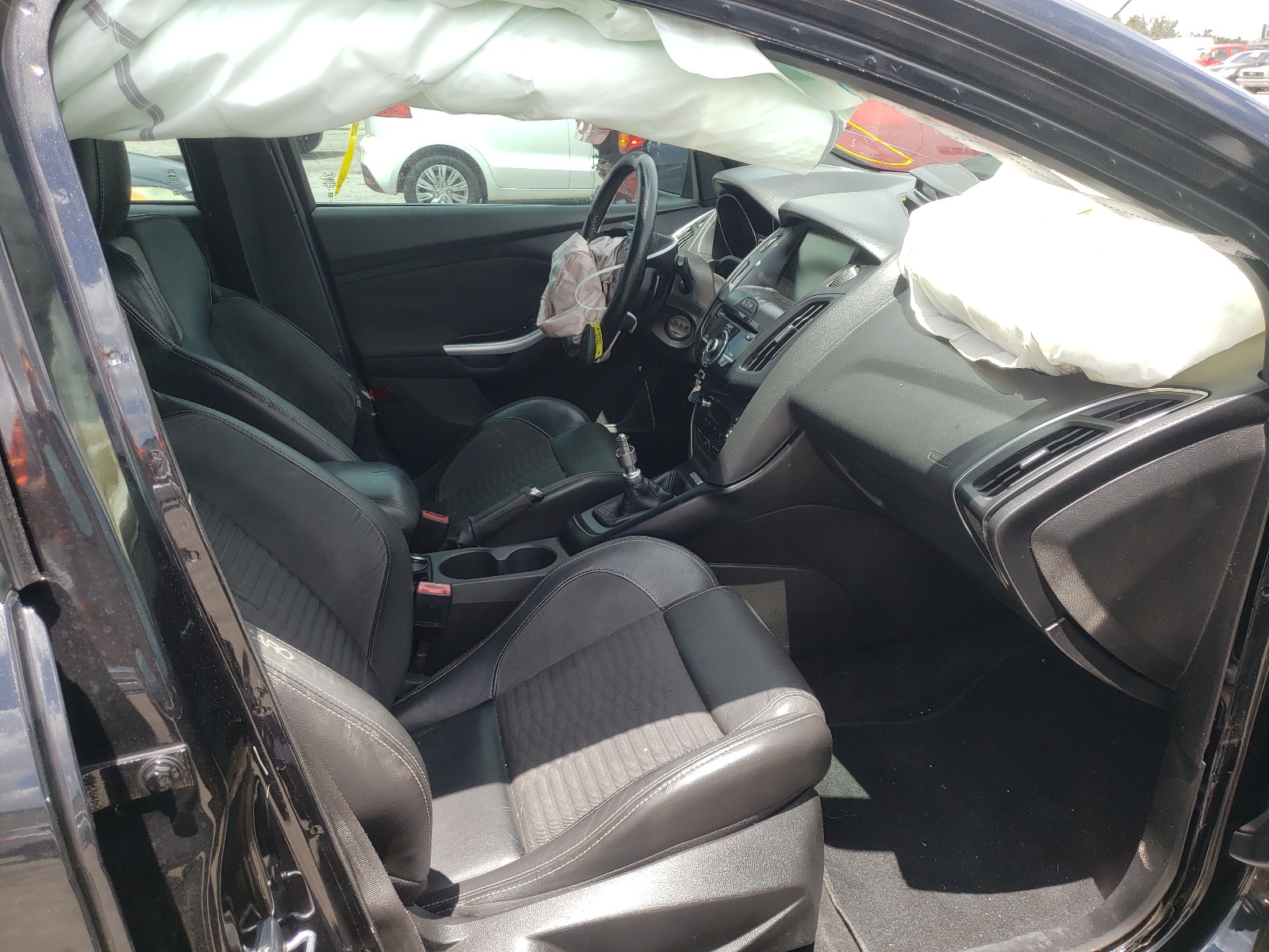 Photo 5 from auction – 2013 FORD FOCUS ST with VIN 1FADP3L99DL176631