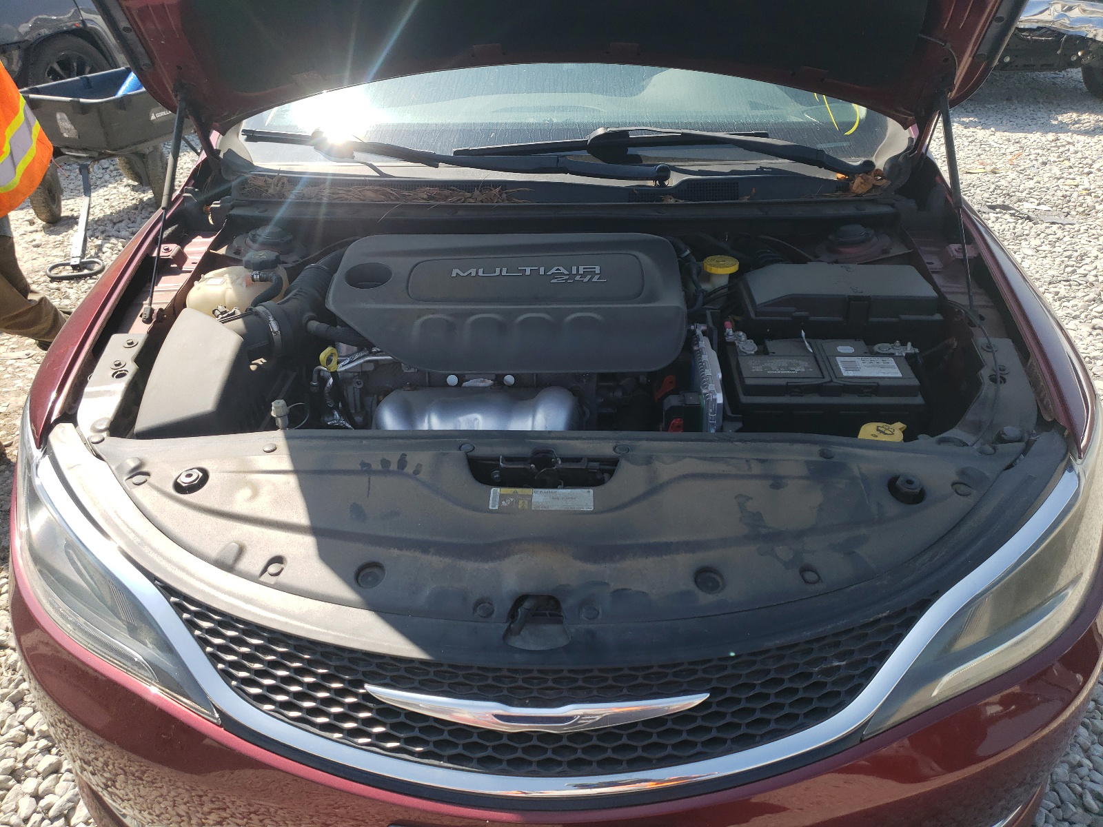 Photo 7 from auction – 2015 CHRYSLER 200 LIMITE with VIN 1C3CCCAB0FN635225