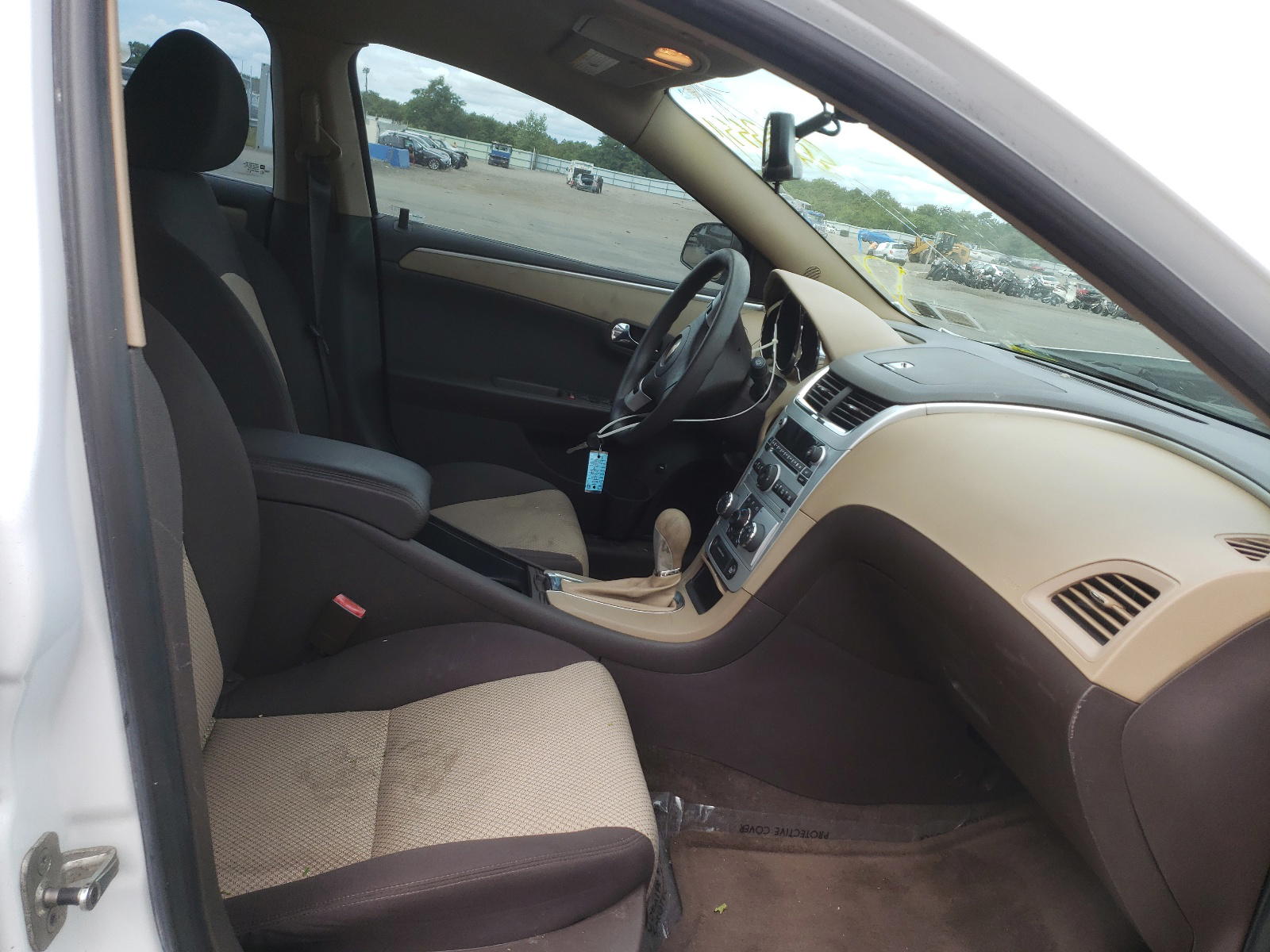 Photo 5 from auction – 2010 CHEVROLET MALIBU LS with VIN 1G1ZB5EB8A4128451