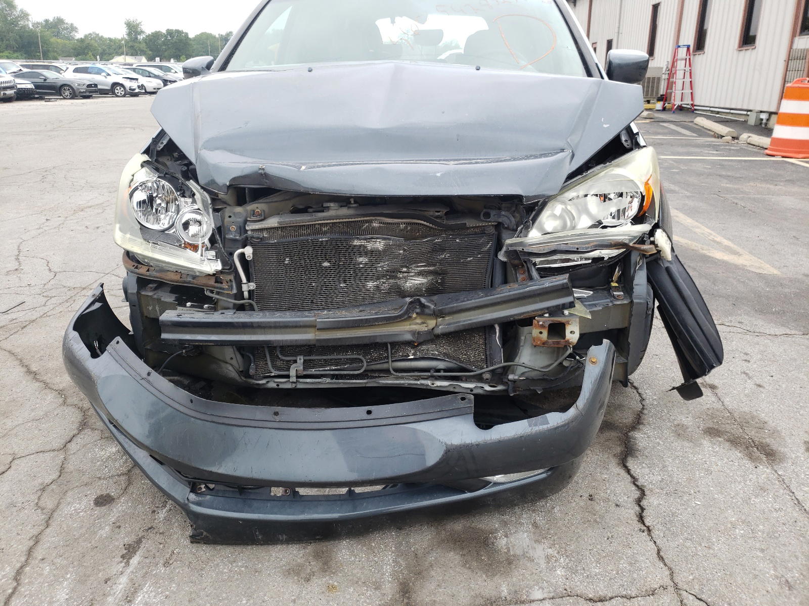 Photo 9 from auction – 2005 HONDA ODYSSEY with VIN 5FNRL38765B030730