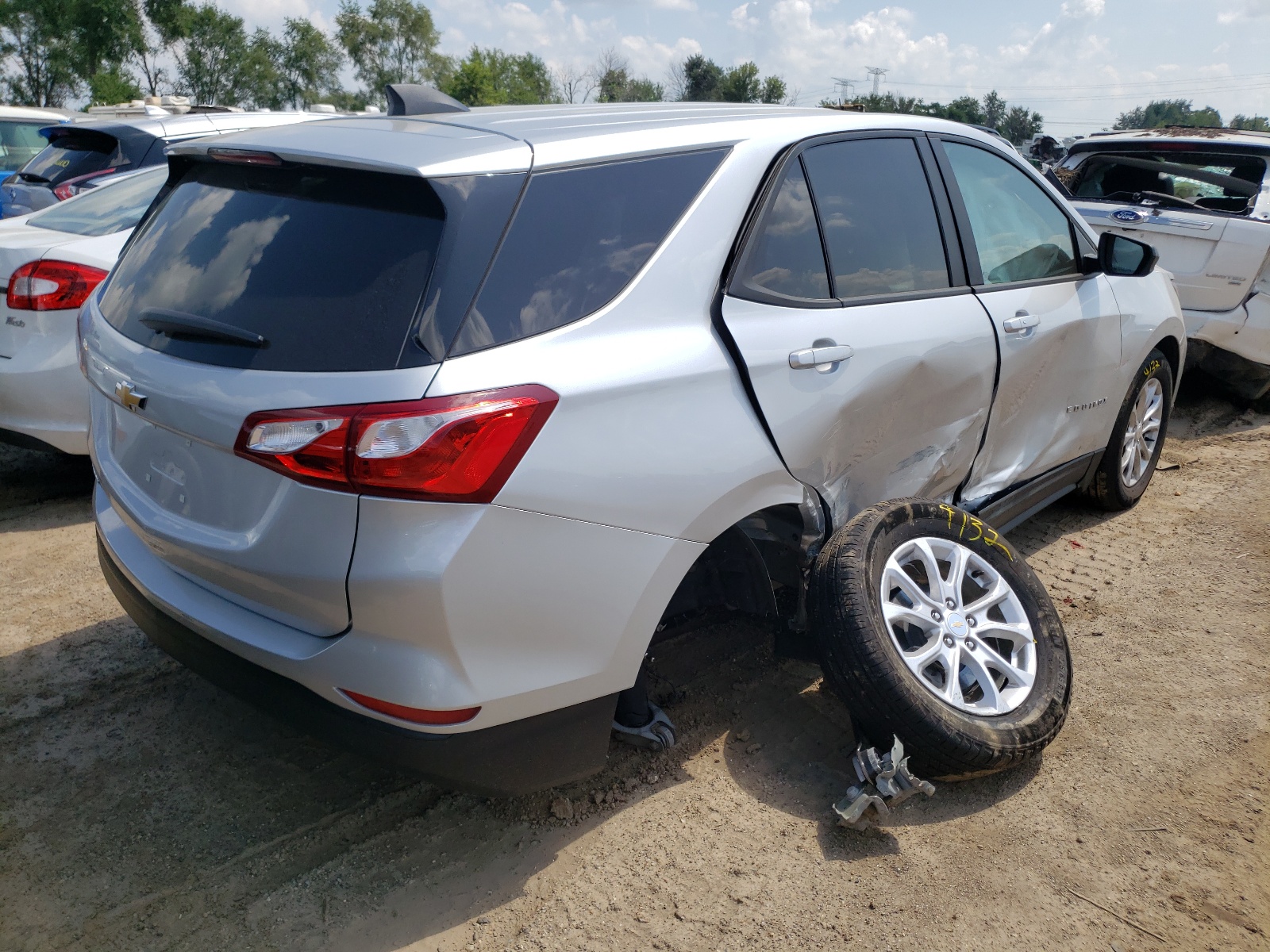 Photo 4 from auction – 2020 CHEVROLET EQUINOX LS with VIN 3GNAXHEV2LS722917