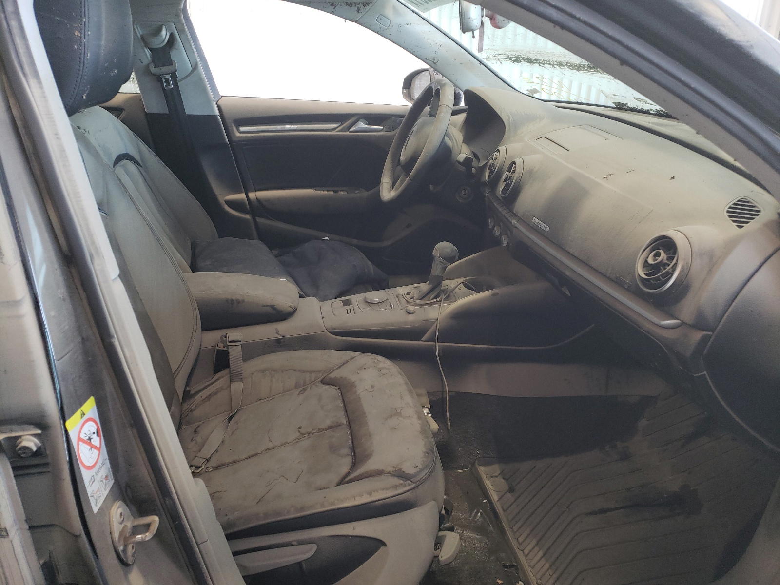 Photo 5 from auction – 2015 AUDI A3 with VIN WAUBFGFF9F1011400