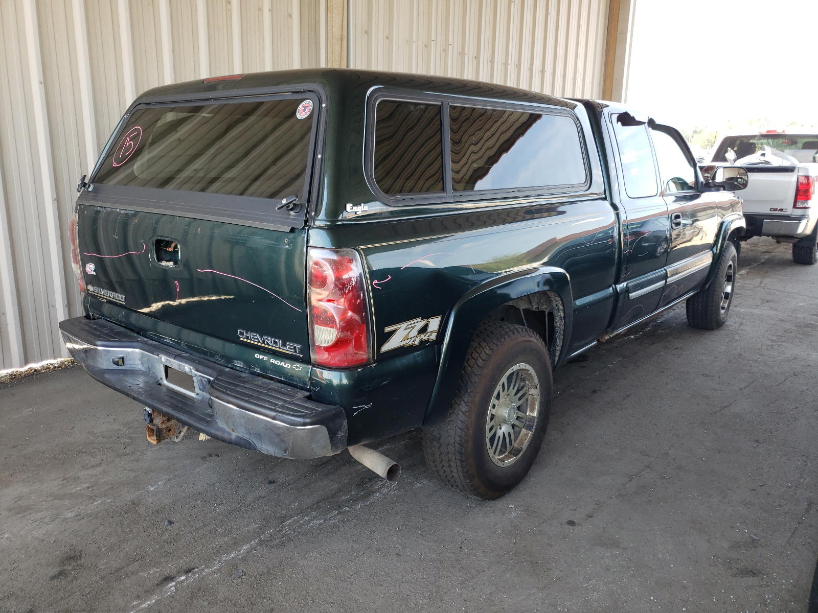 Photo 4 from auction – 2004 CHEVROLET SILVERADO with VIN 1GCEK19TX4E108105