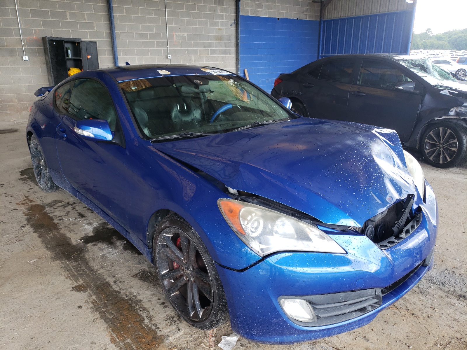 Photo 1 from auction – 2011 HYUNDAI GENESIS CO with VIN KMHHU6KH1BU057537