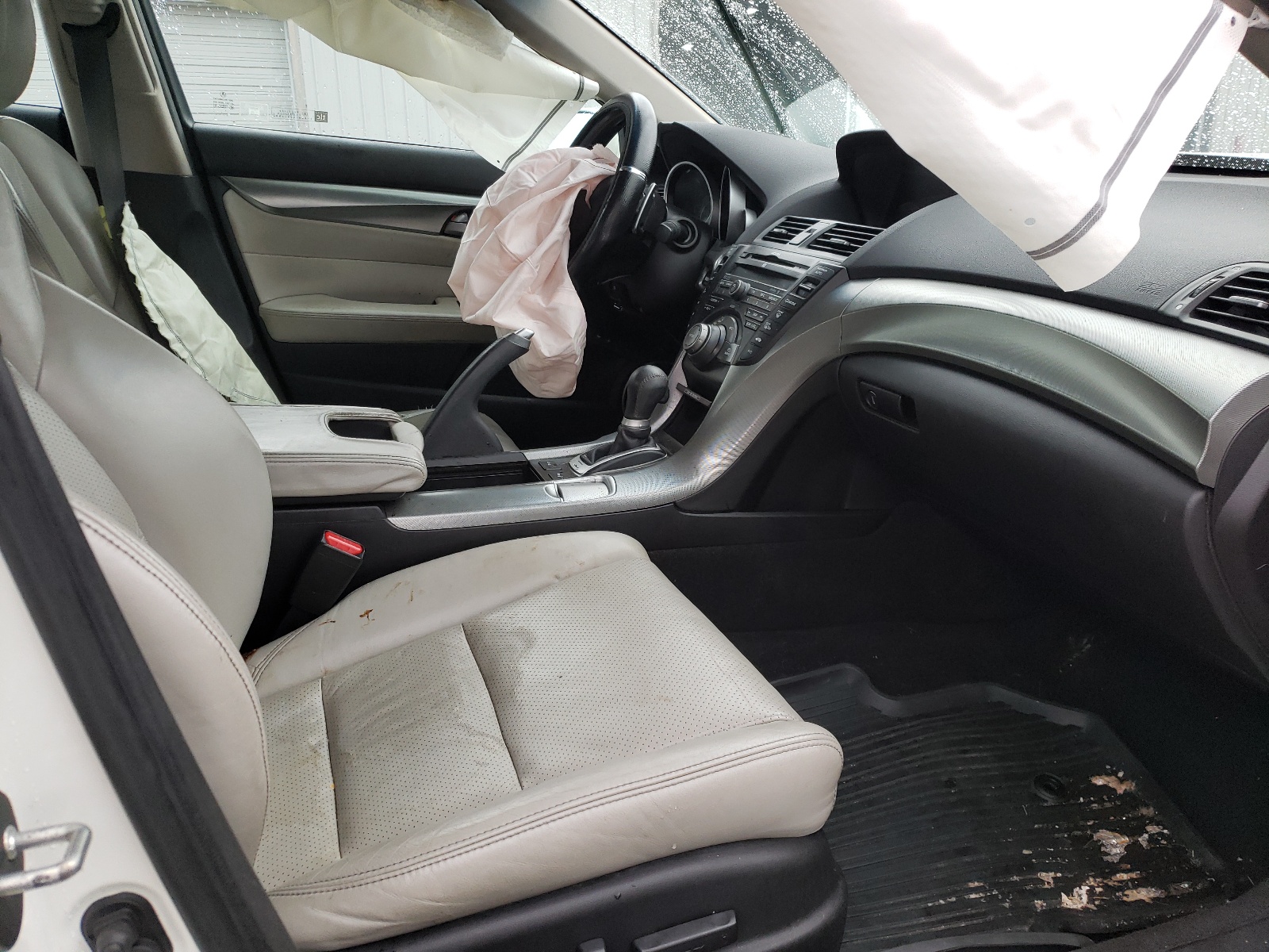 Photo 5 from auction – 2010 ACURA TL with VIN 19UUA9F51AA001743