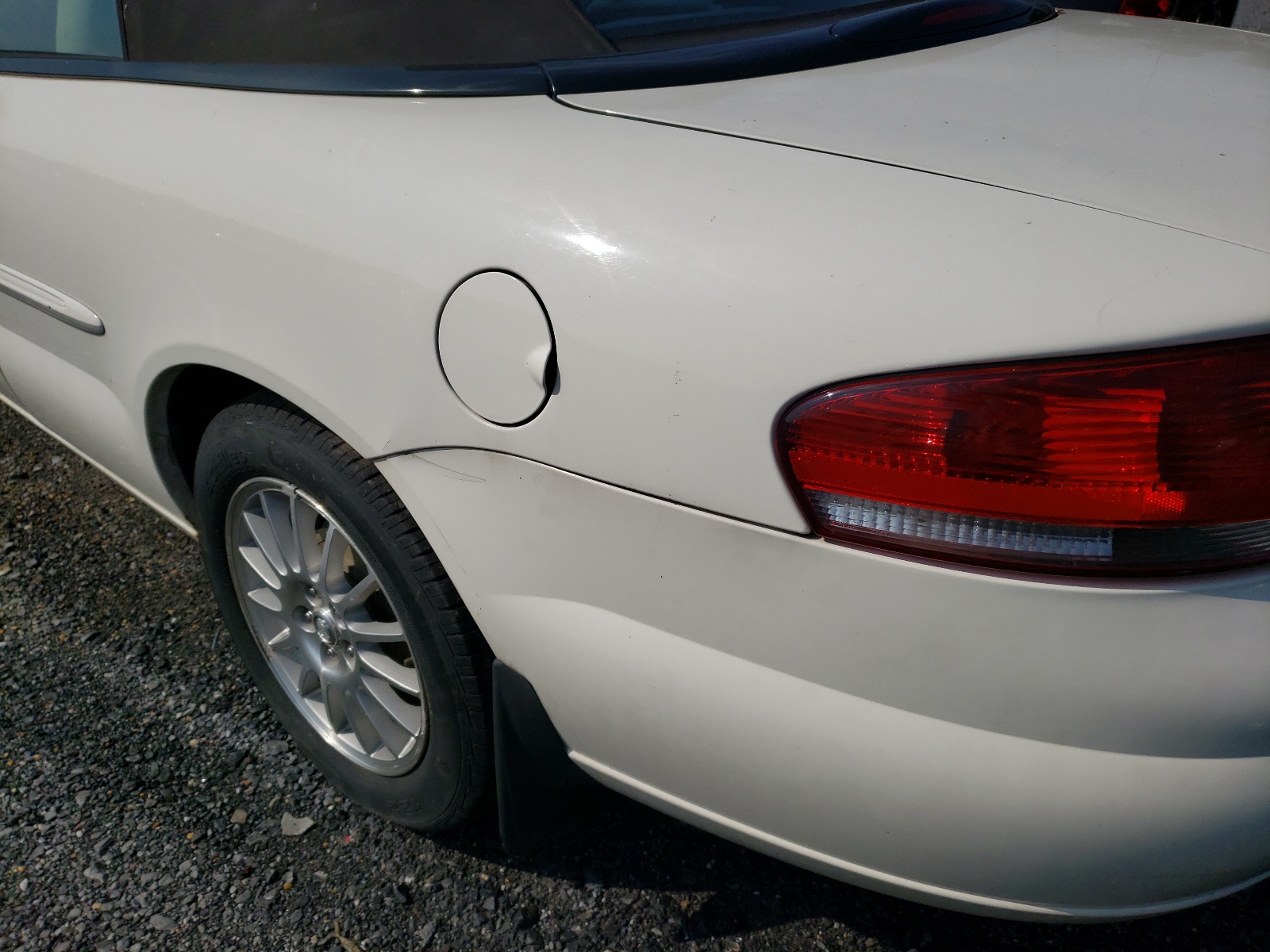 Photo 9 from auction – 2004 CHRYSLER SEBRING LX with VIN 1C3EL45X24N380305