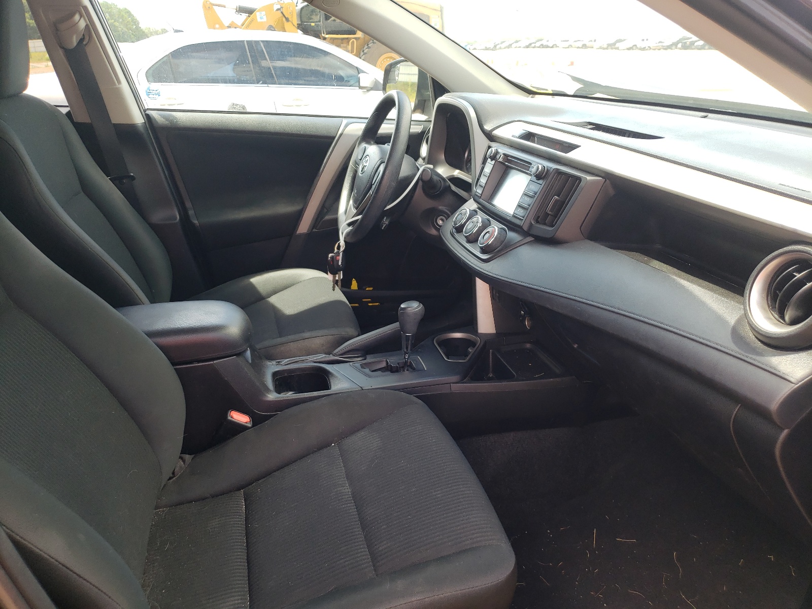 Photo 5 from auction – 2016 TOYOTA RAV4 LE with VIN 2T3ZFREV2GW248786