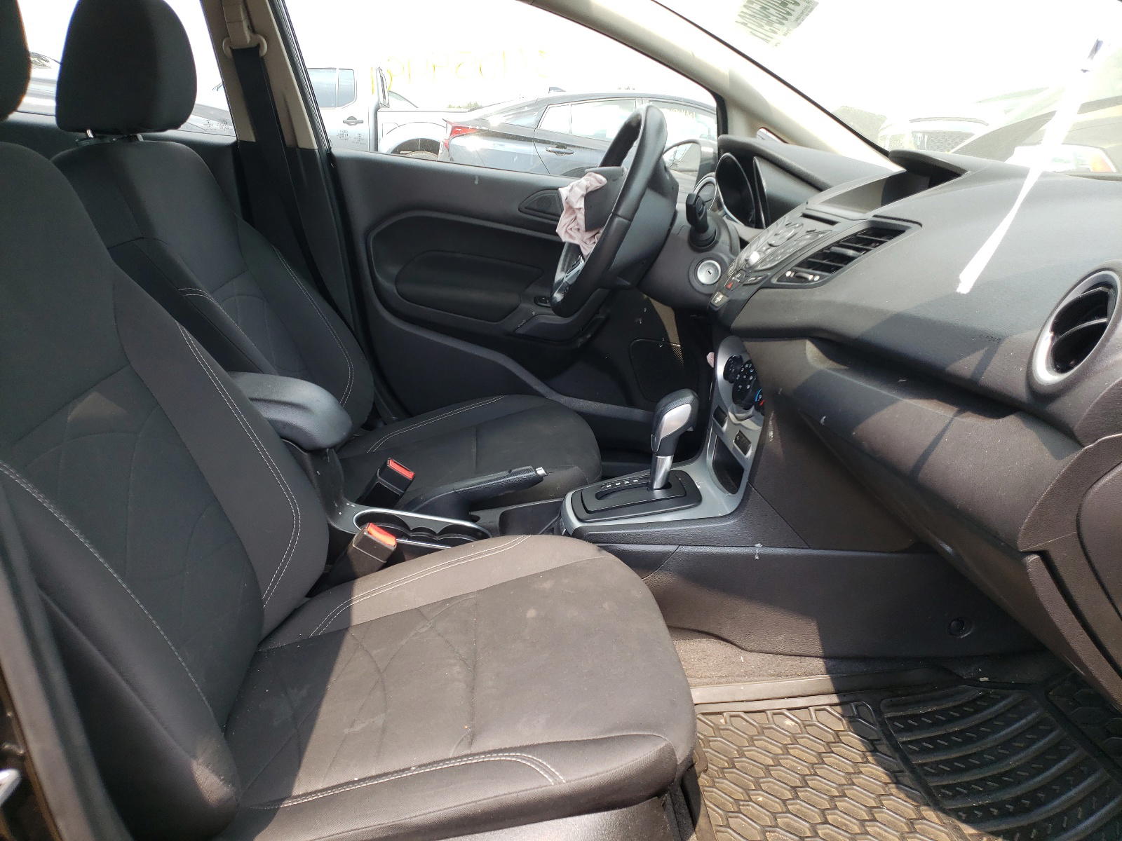 Photo 5 from auction – 2015 FORD FIESTA SE with VIN 3FADP4EJ4FM219934