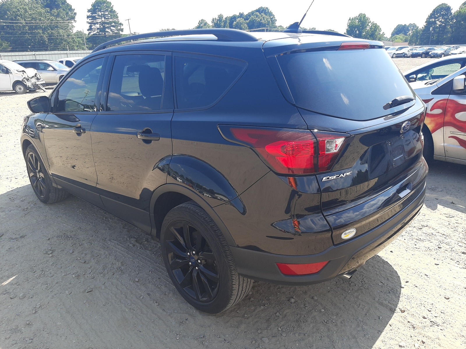 Photo 3 from auction – 2019 FORD ESCAPE SE with VIN 1FMCU0GD7KUB29466