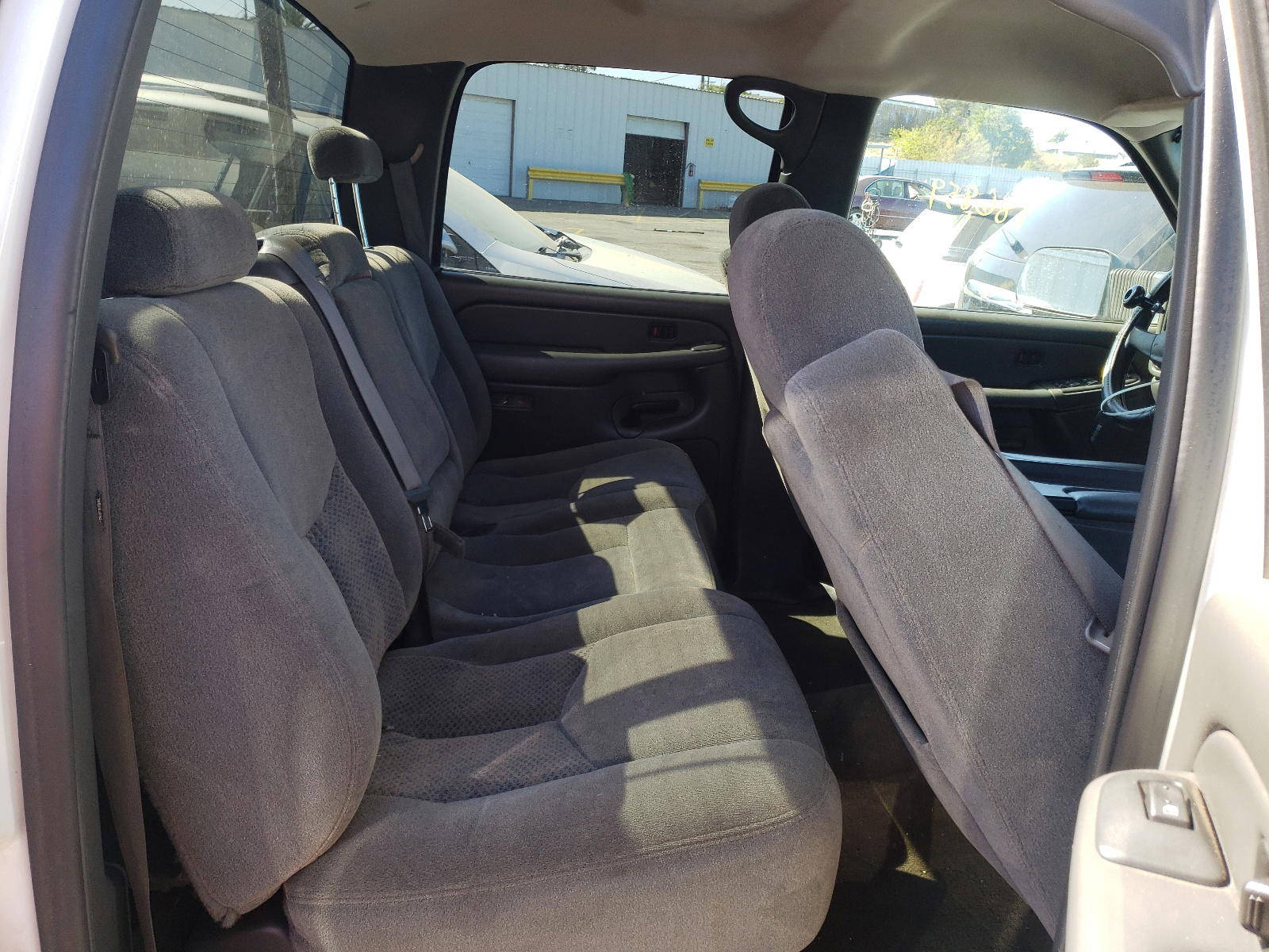 Photo 6 from auction – 2004 CHEVROLET SILVERADO with VIN 1GCHC23294F263576